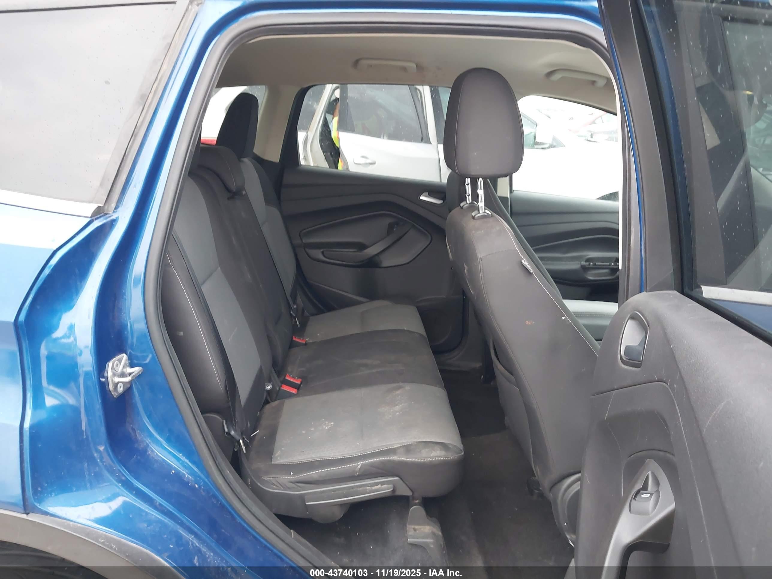 FORD ESCAPE image 8