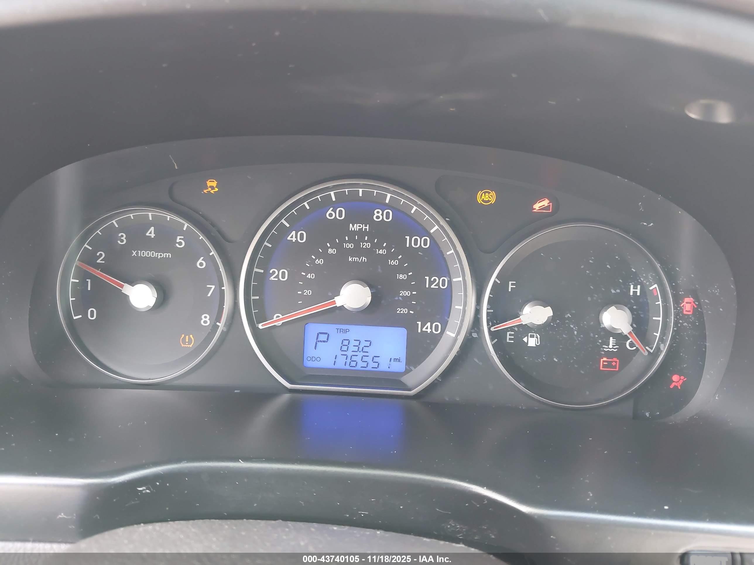 HYUNDAI SANTA image 7