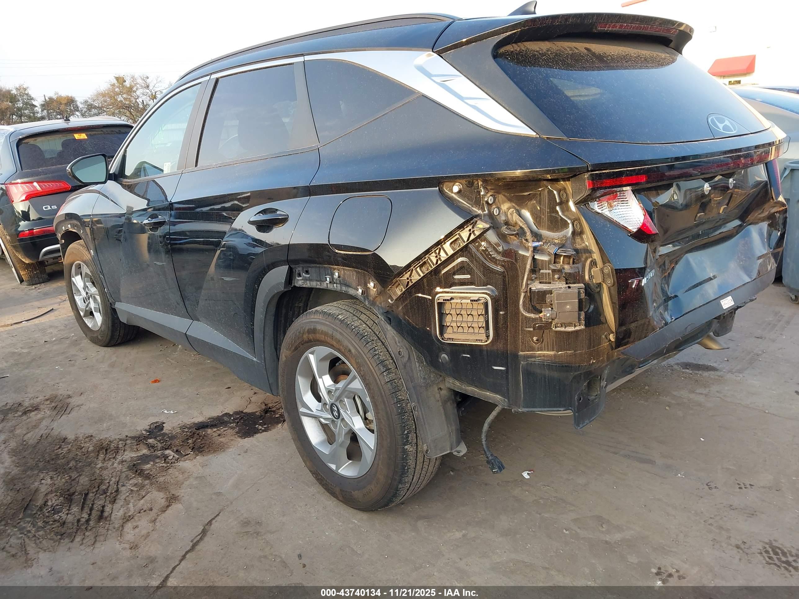 HYUNDAI TUCSON image 3