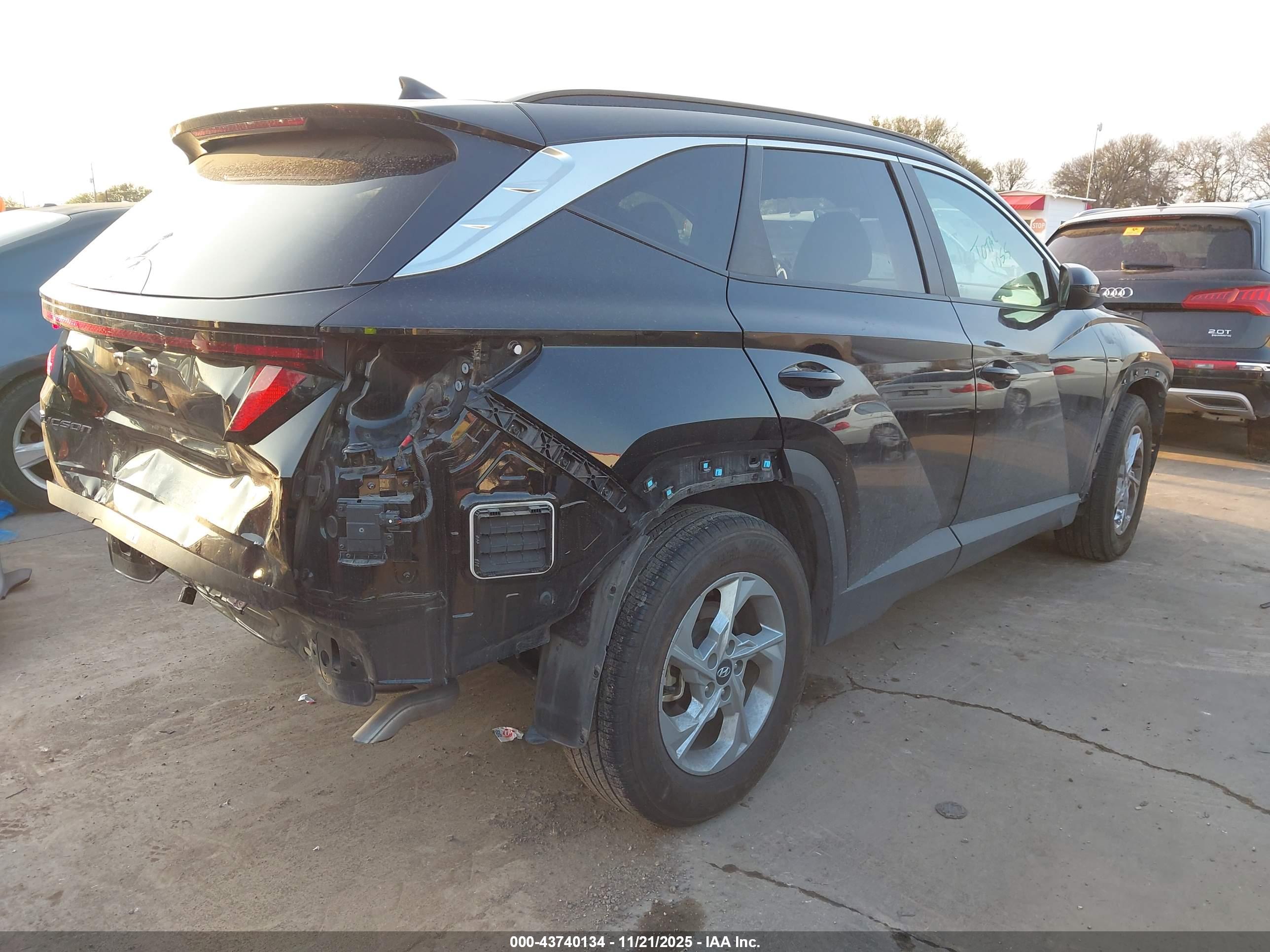 HYUNDAI TUCSON image 4