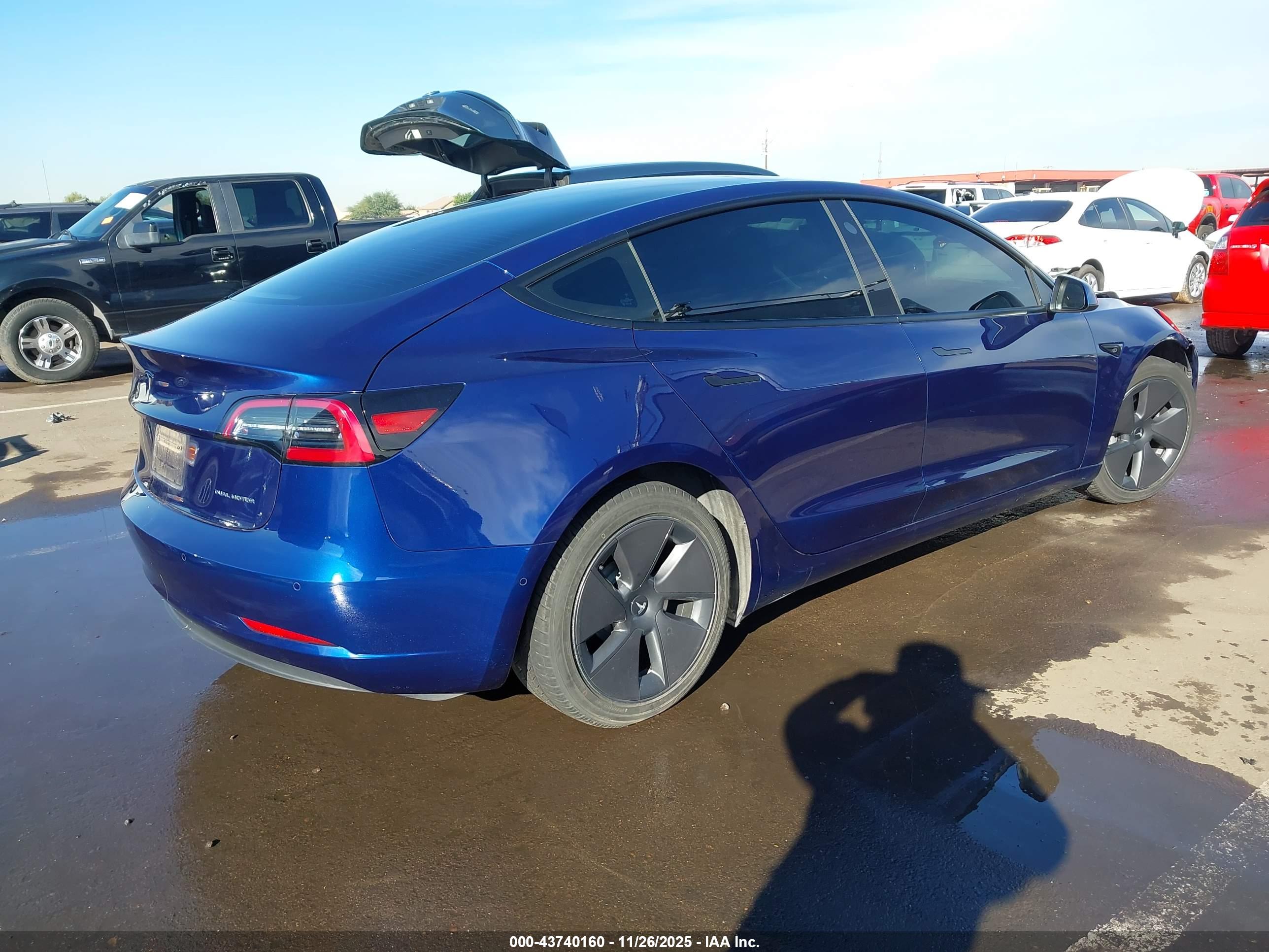 TESLA MODEL image 4