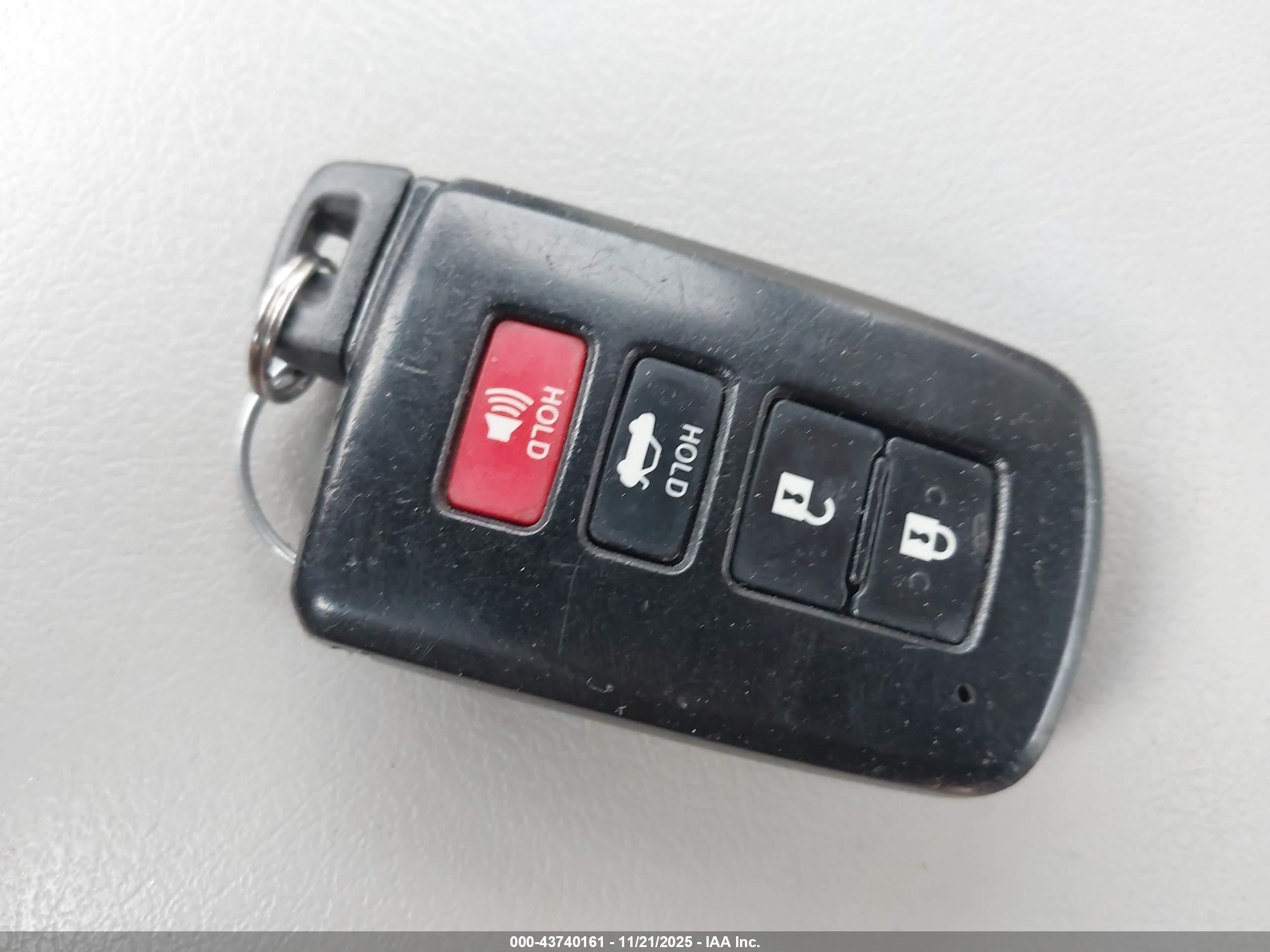 TOYOTA CAMRY image 11