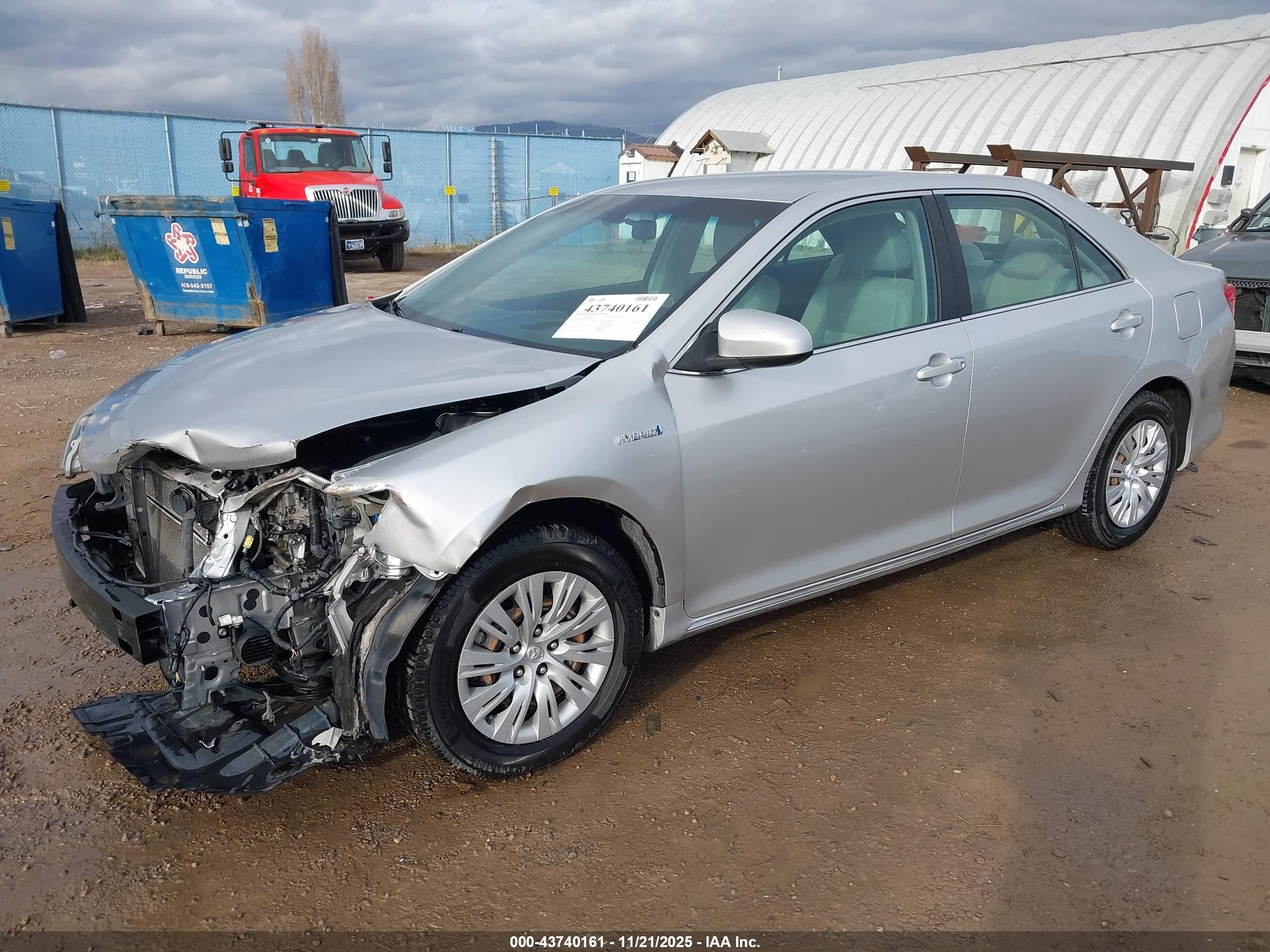 TOYOTA CAMRY image 2