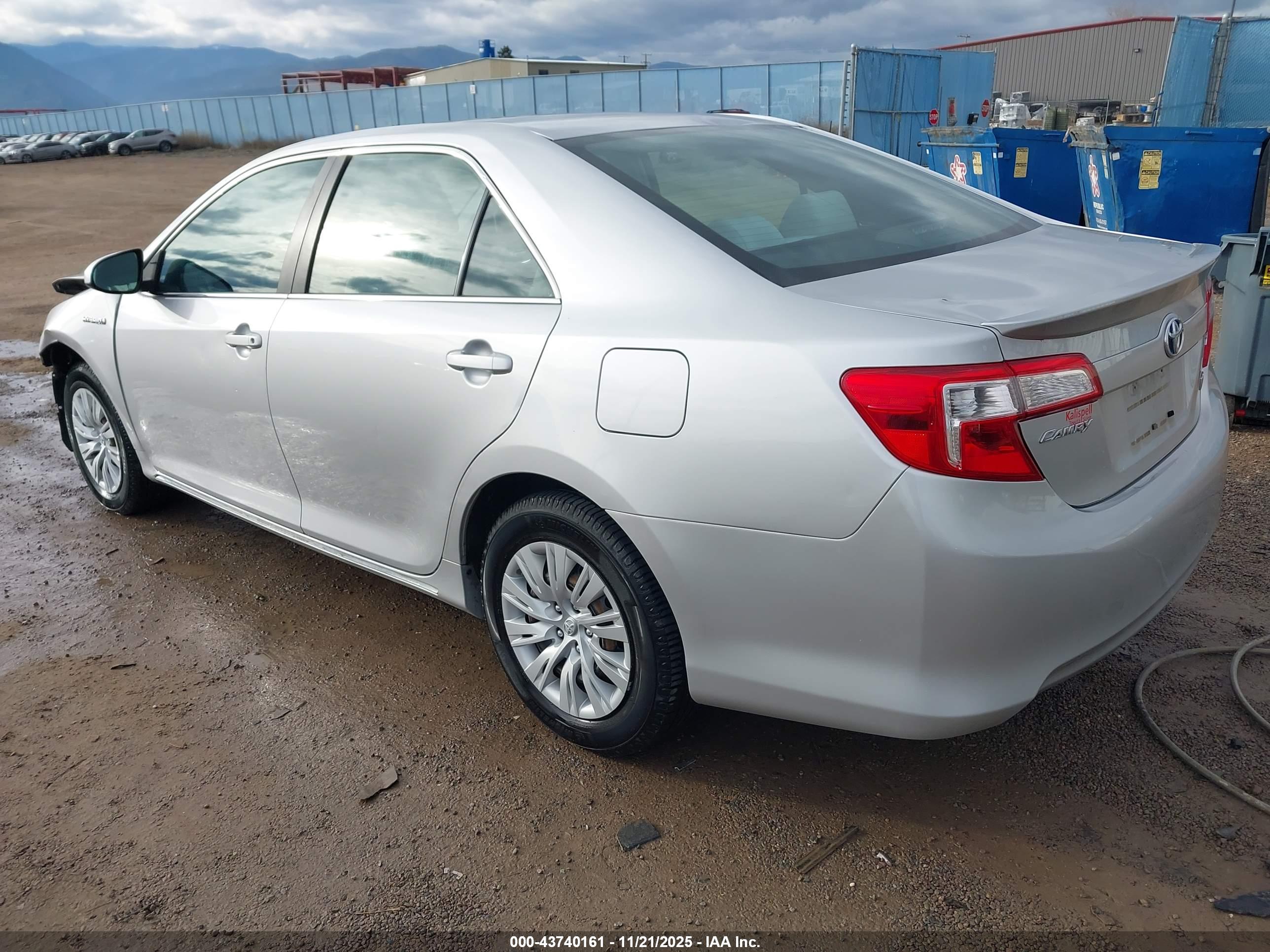 TOYOTA CAMRY image 3
