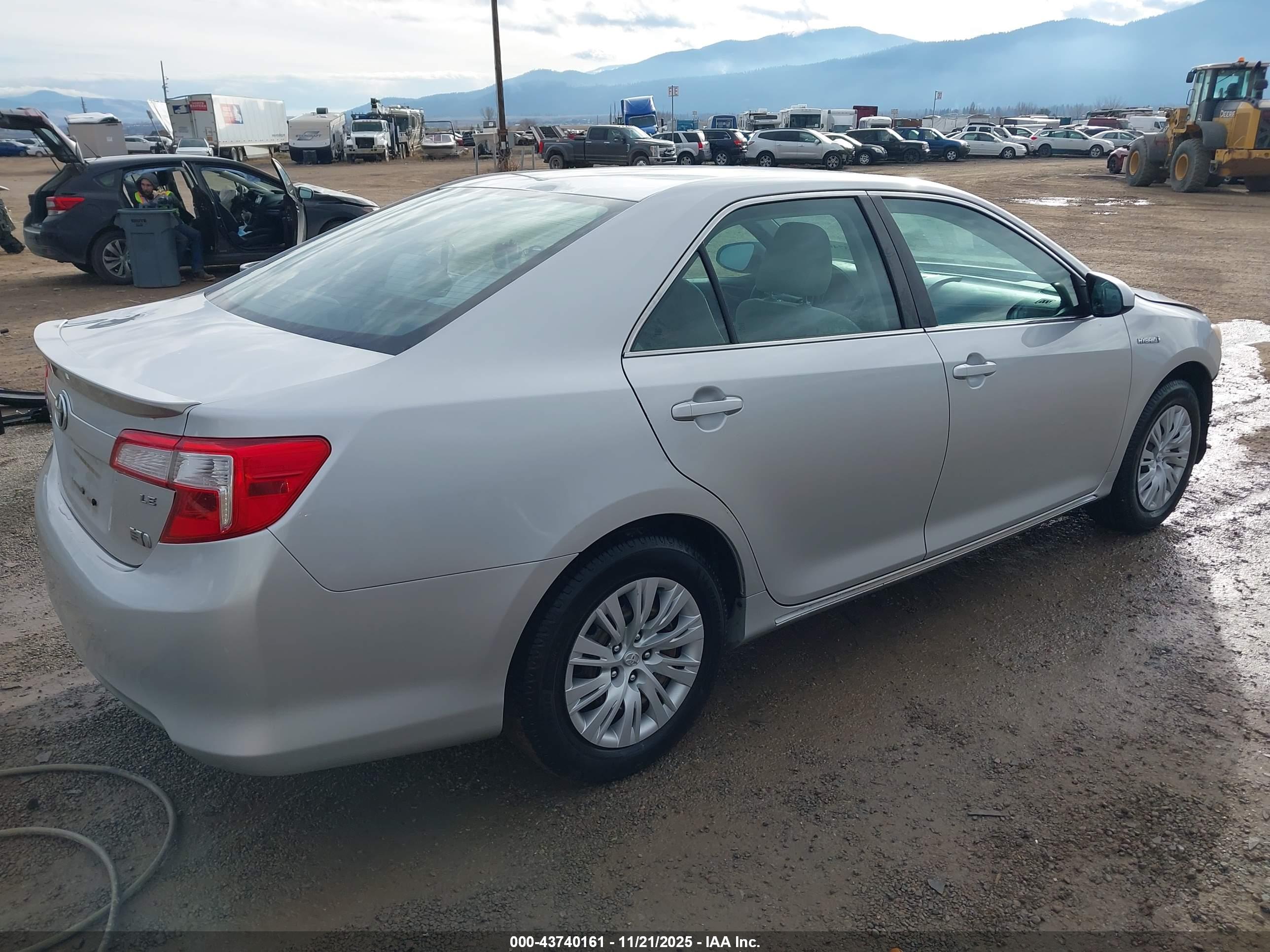 TOYOTA CAMRY image 4