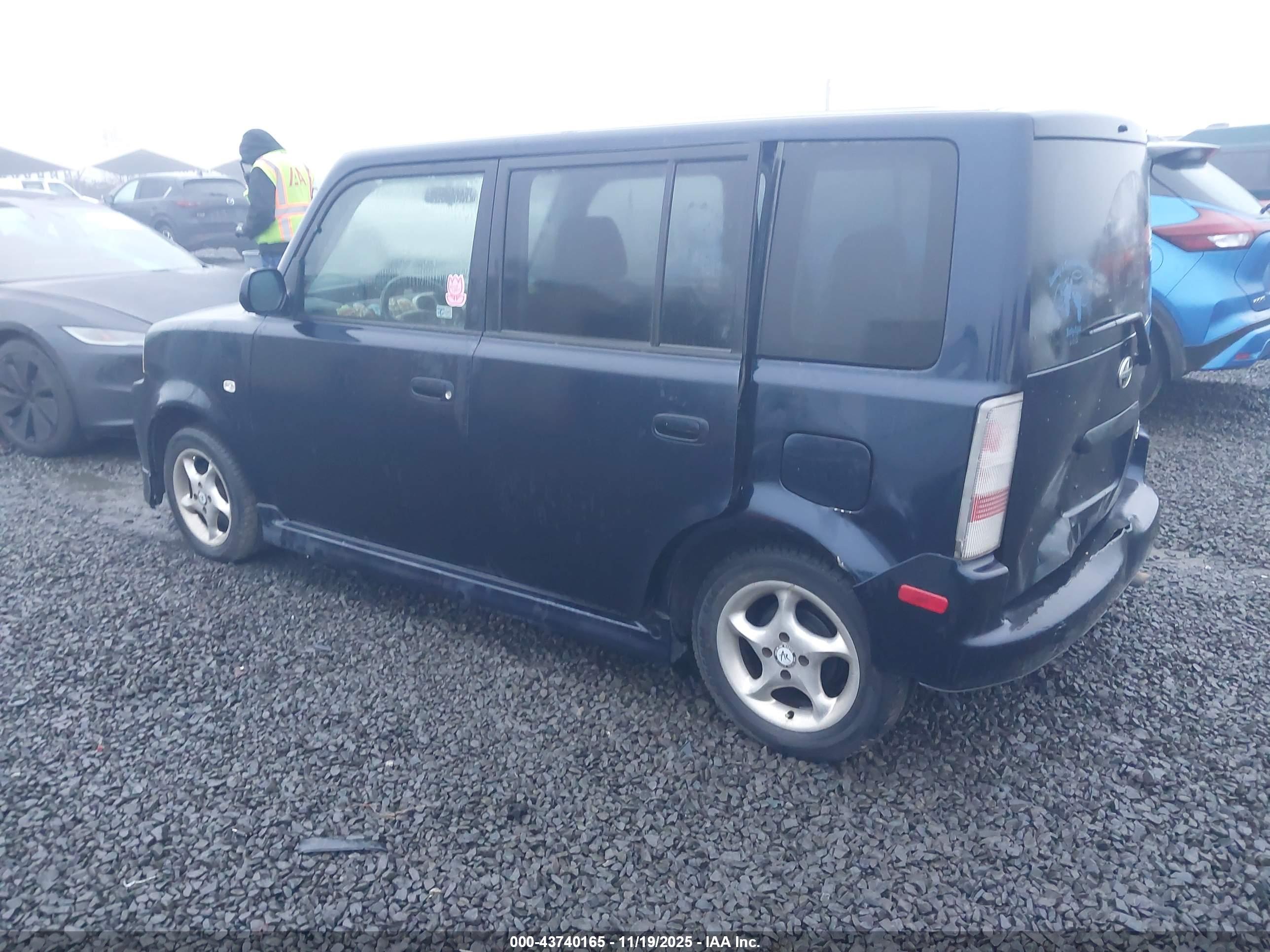 SCION XB image 3