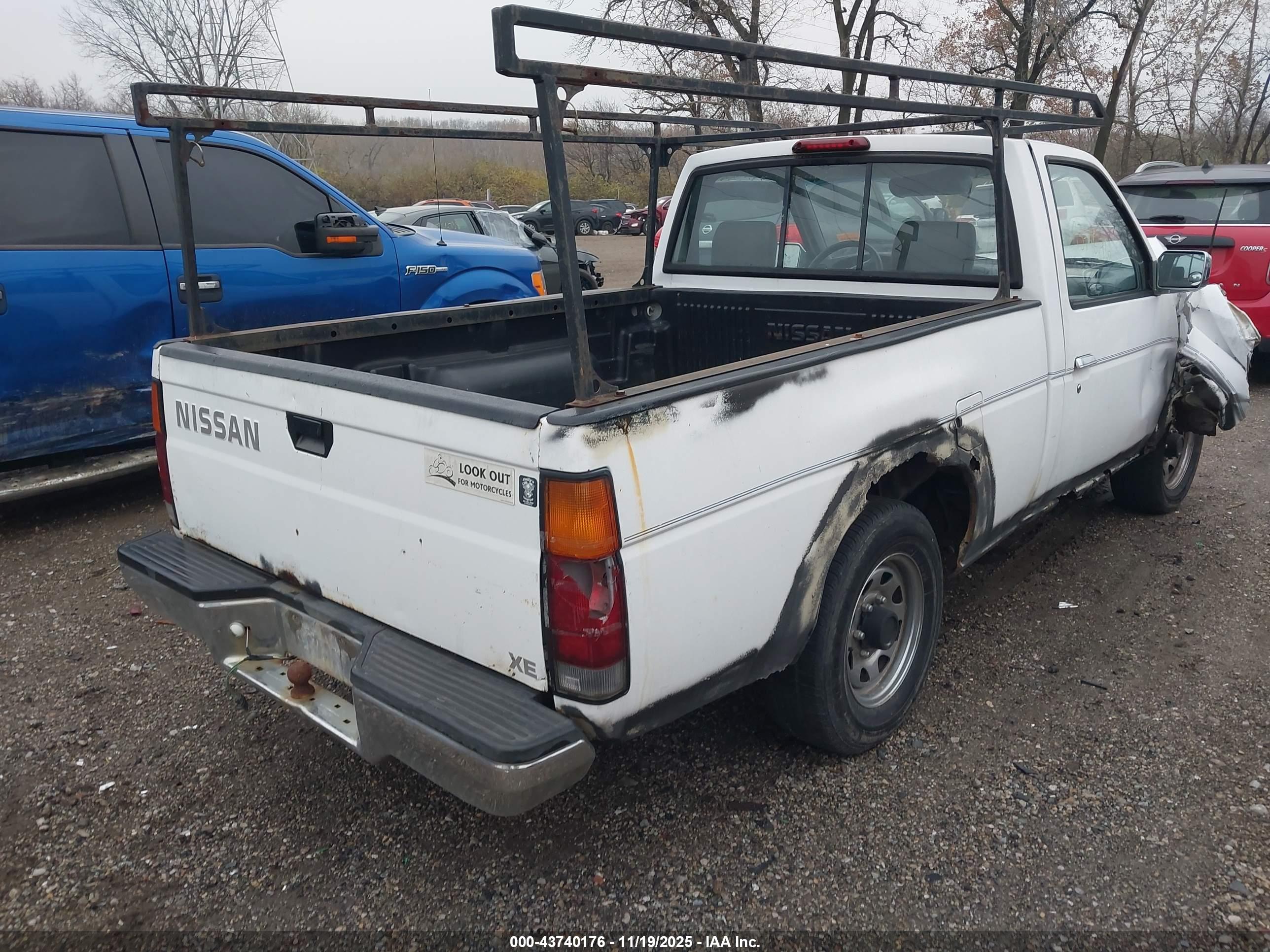 NISSAN TRUCK image 4