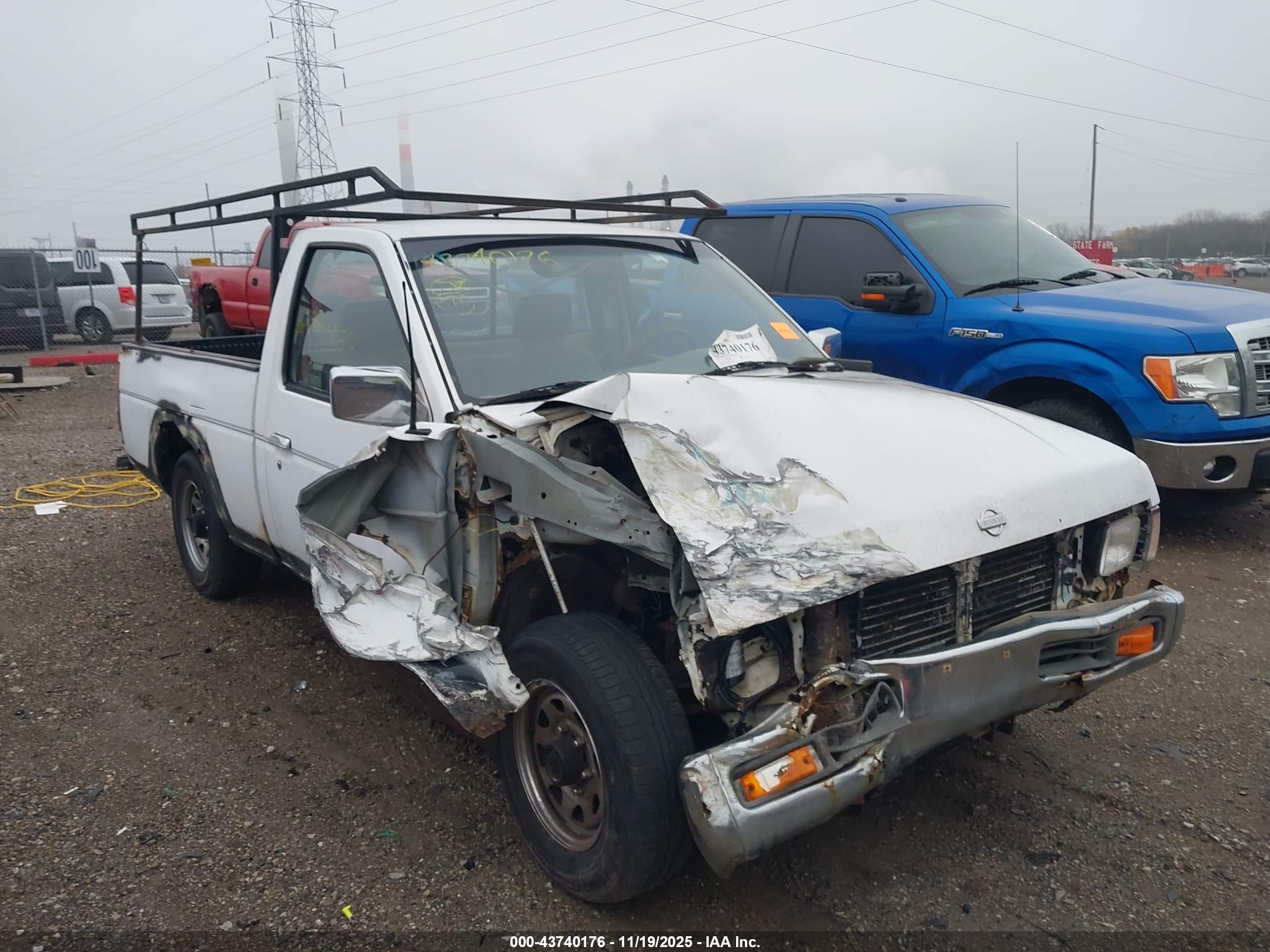 NISSAN TRUCK image 6