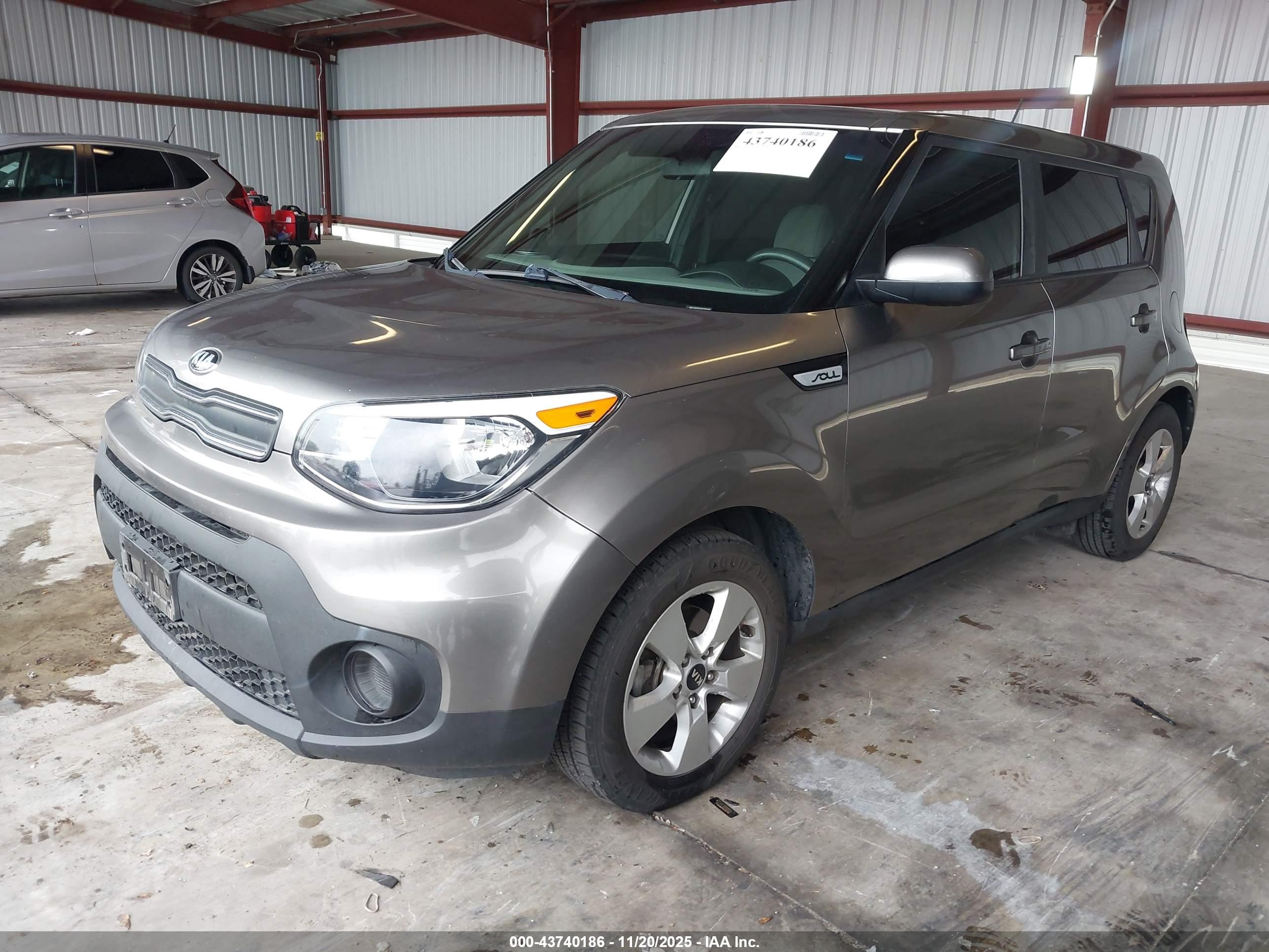 KIA SOUL image 2