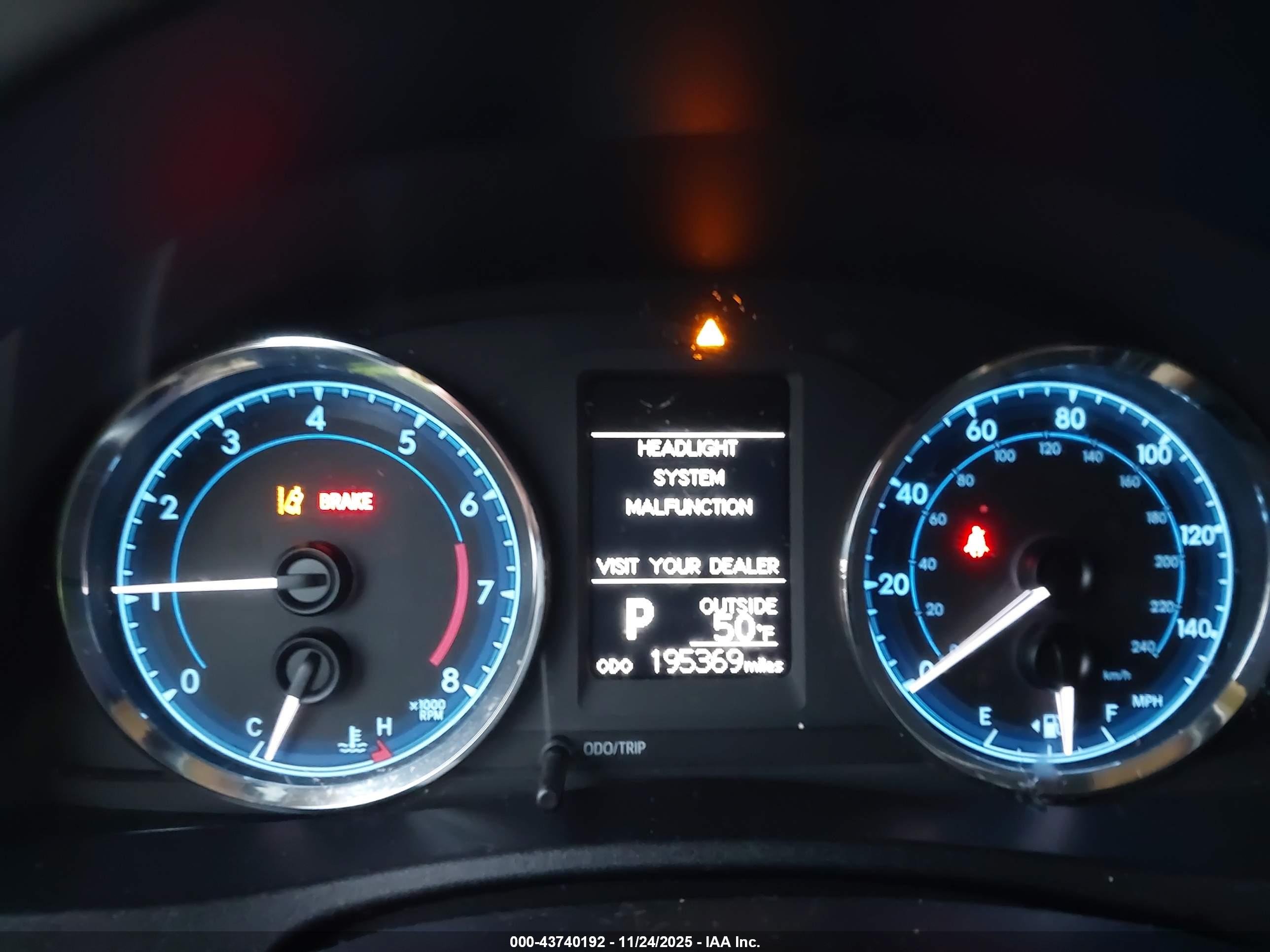 TOYOTA COROLLA image 7