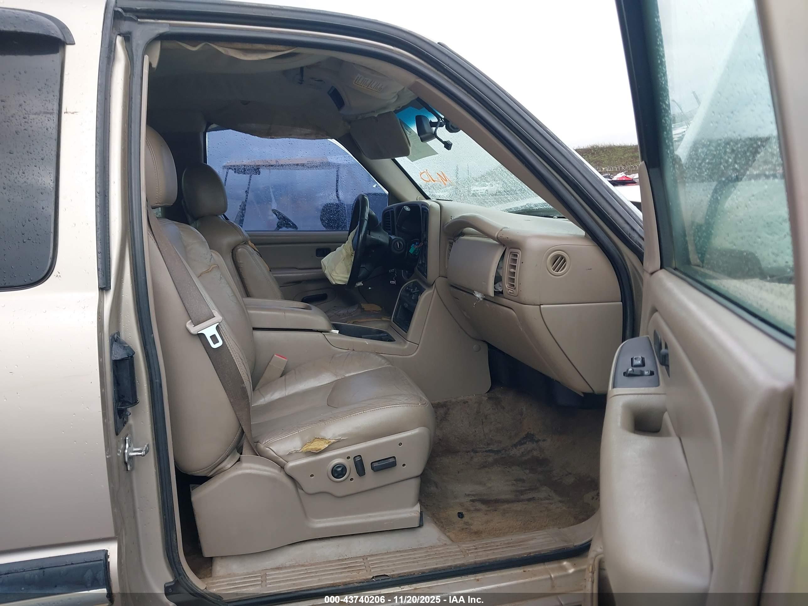 CHEVROLET SILVERADO image 5