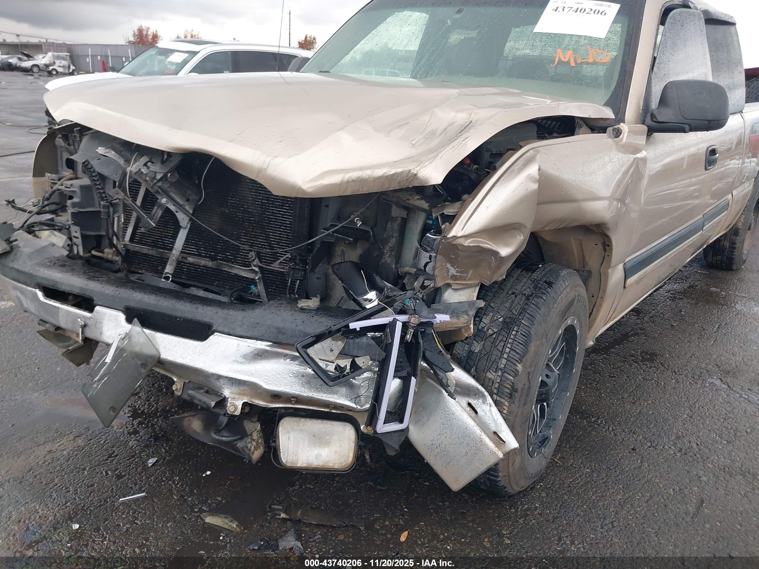 CHEVROLET SILVERADO image 6