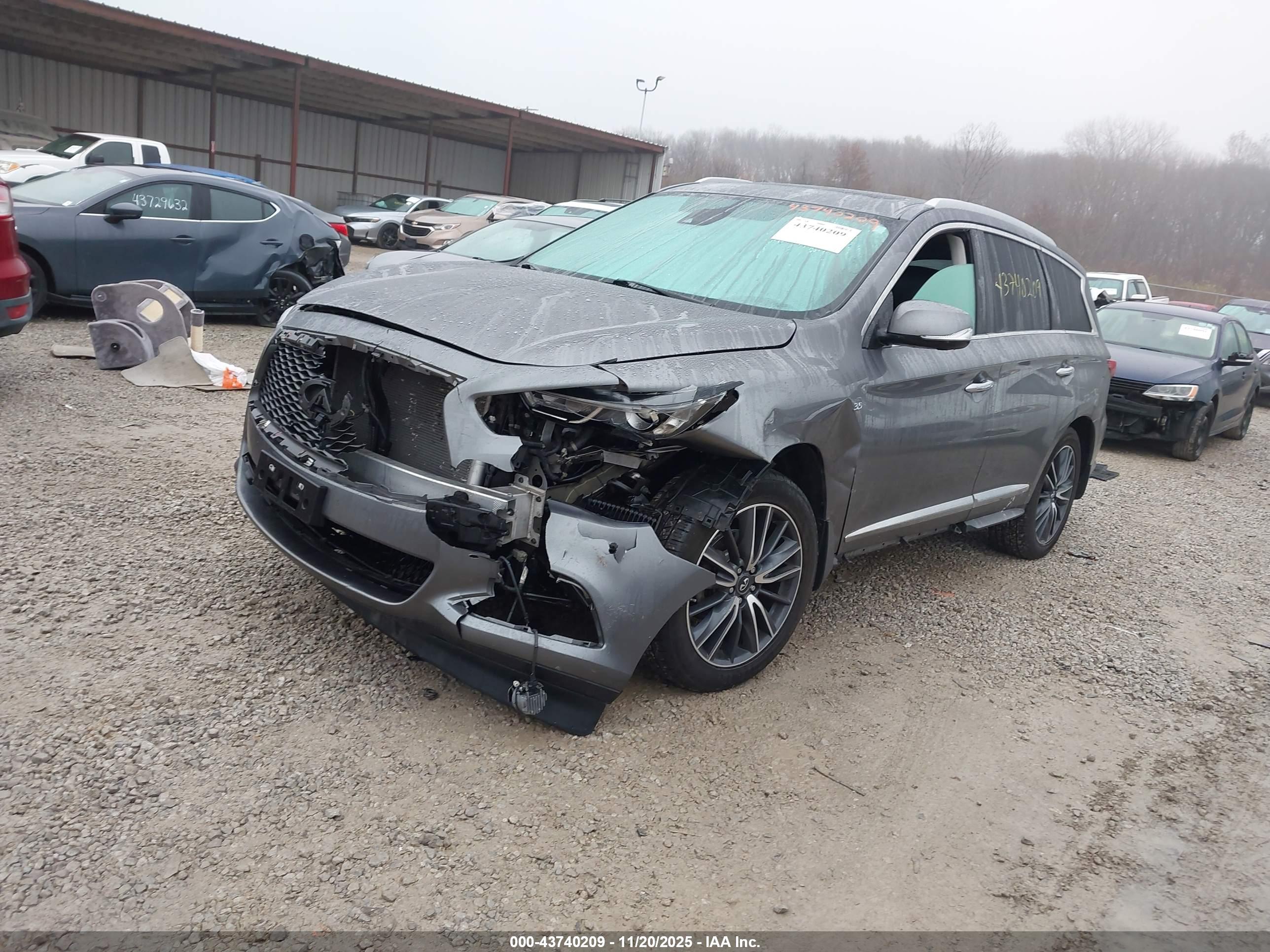 INFINITI QX60 image 2