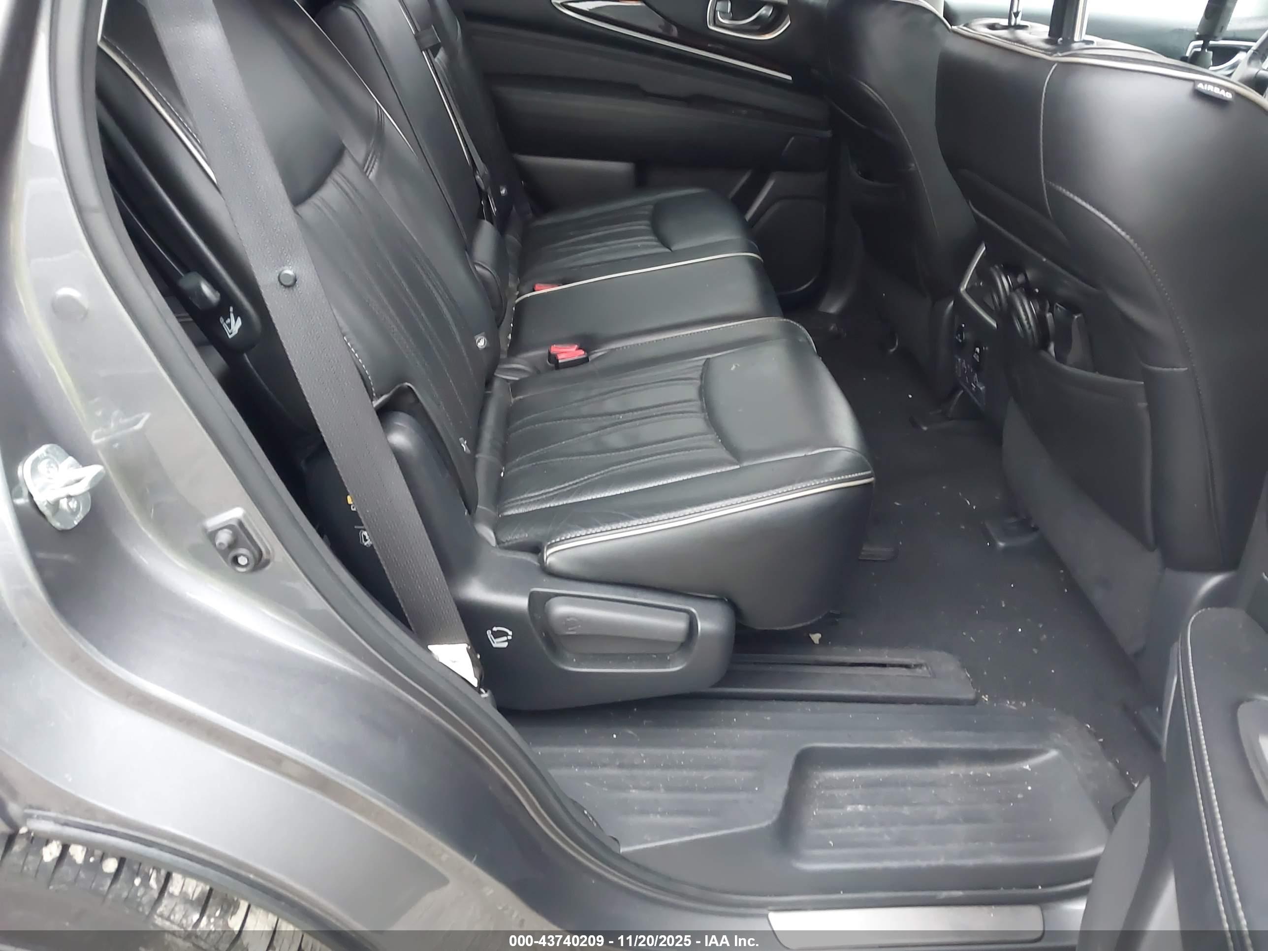 INFINITI QX60 image 8