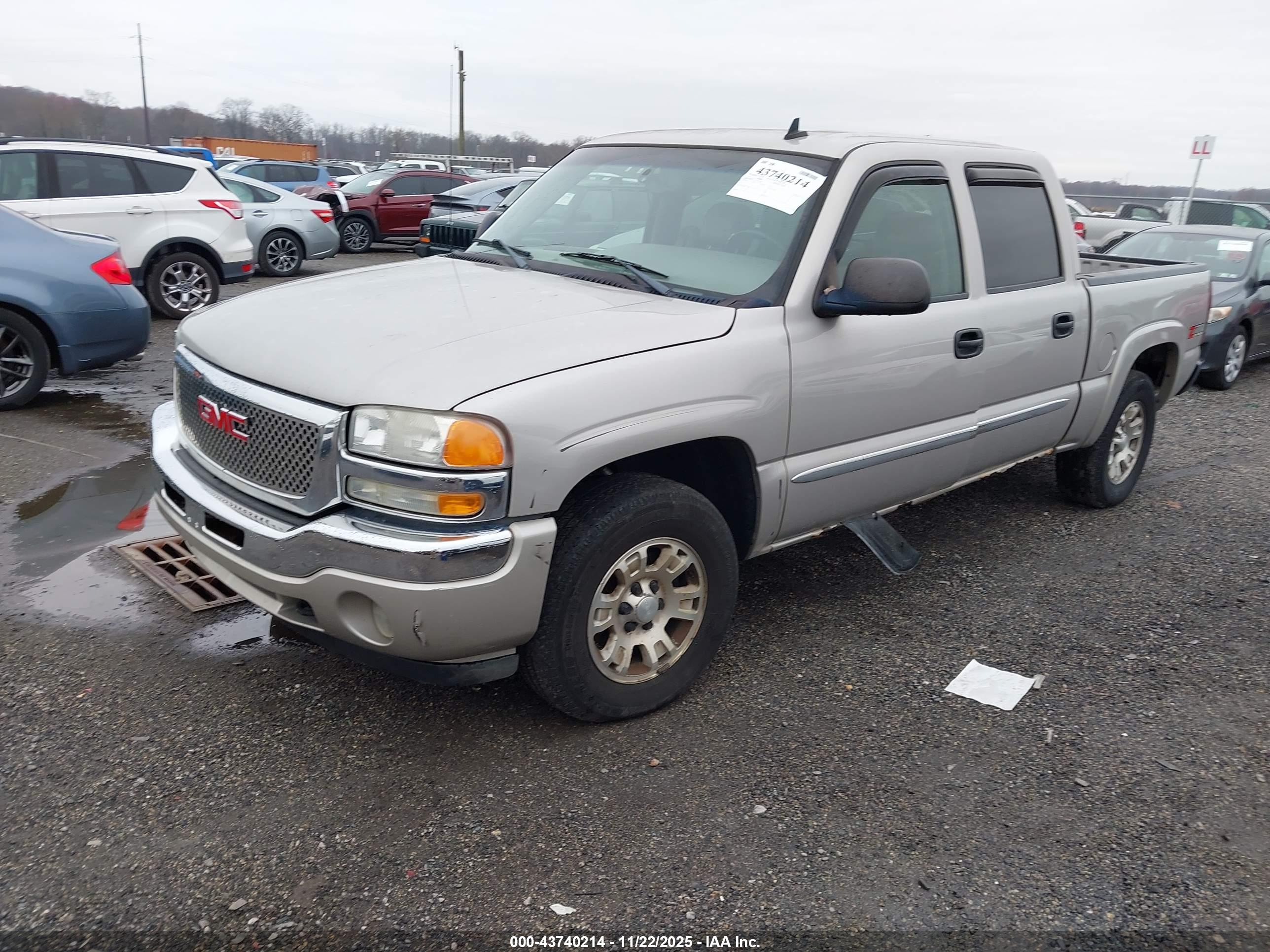 GMC SIERRA image 2