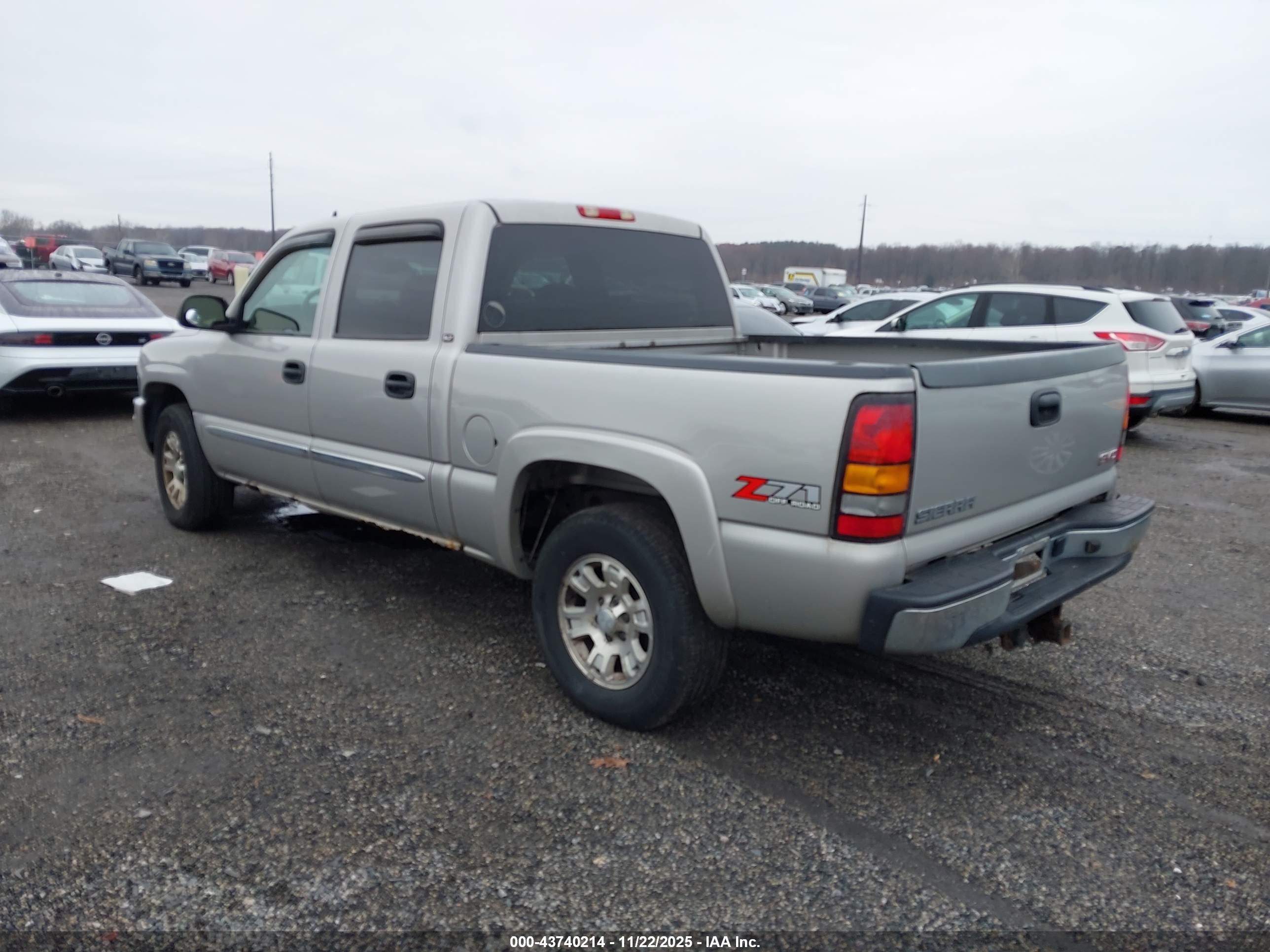 GMC SIERRA image 3