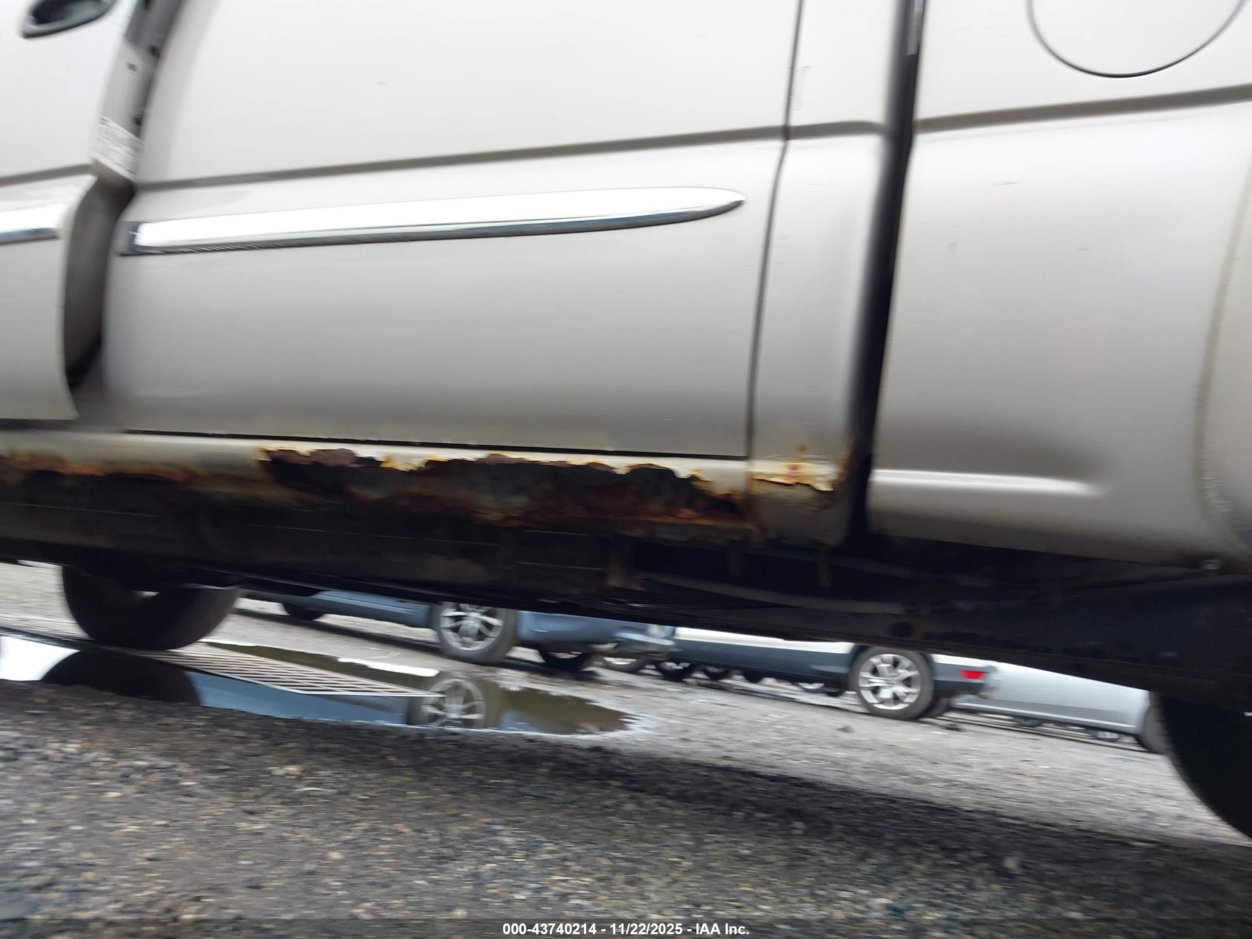 GMC SIERRA image 6