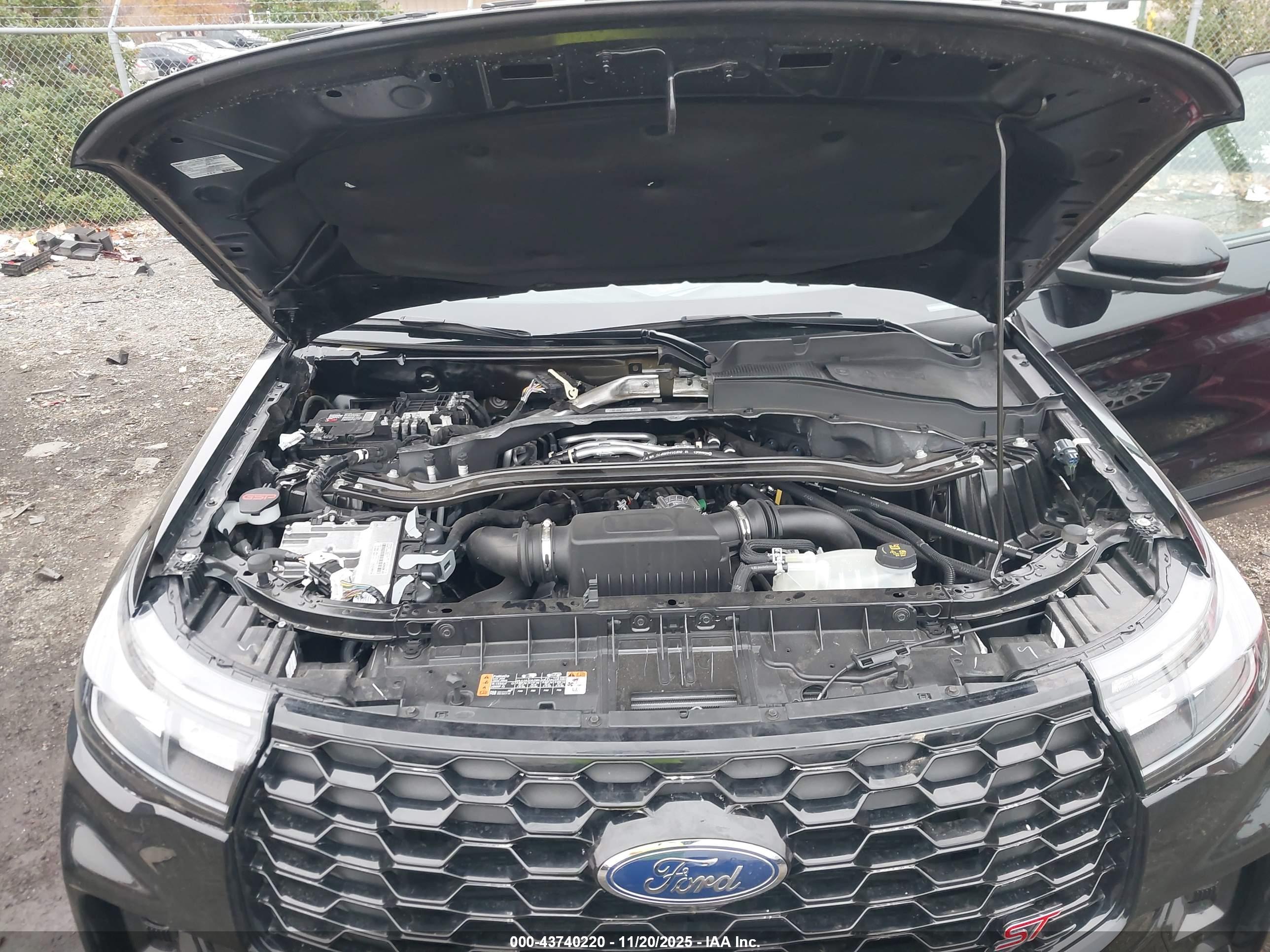 FORD EXPLORER image 10