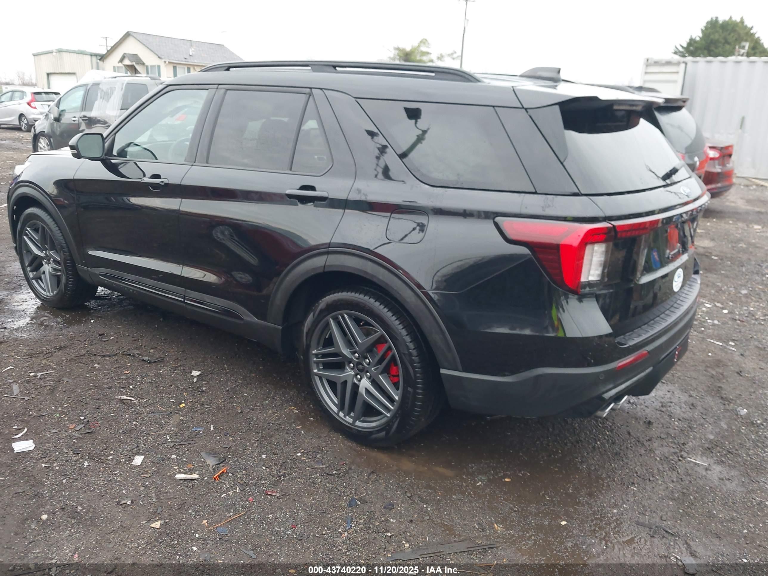 FORD EXPLORER image 3
