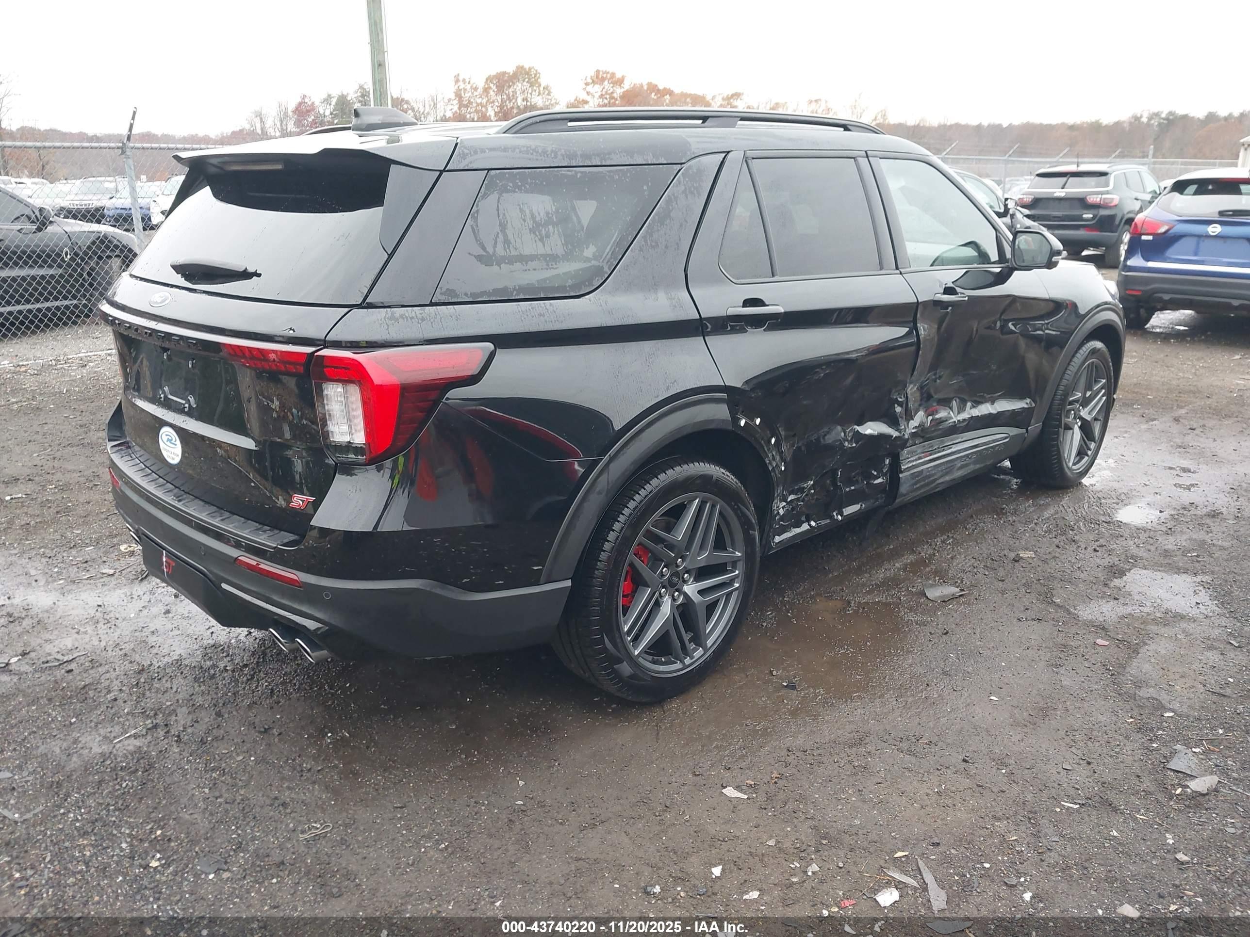 FORD EXPLORER image 4