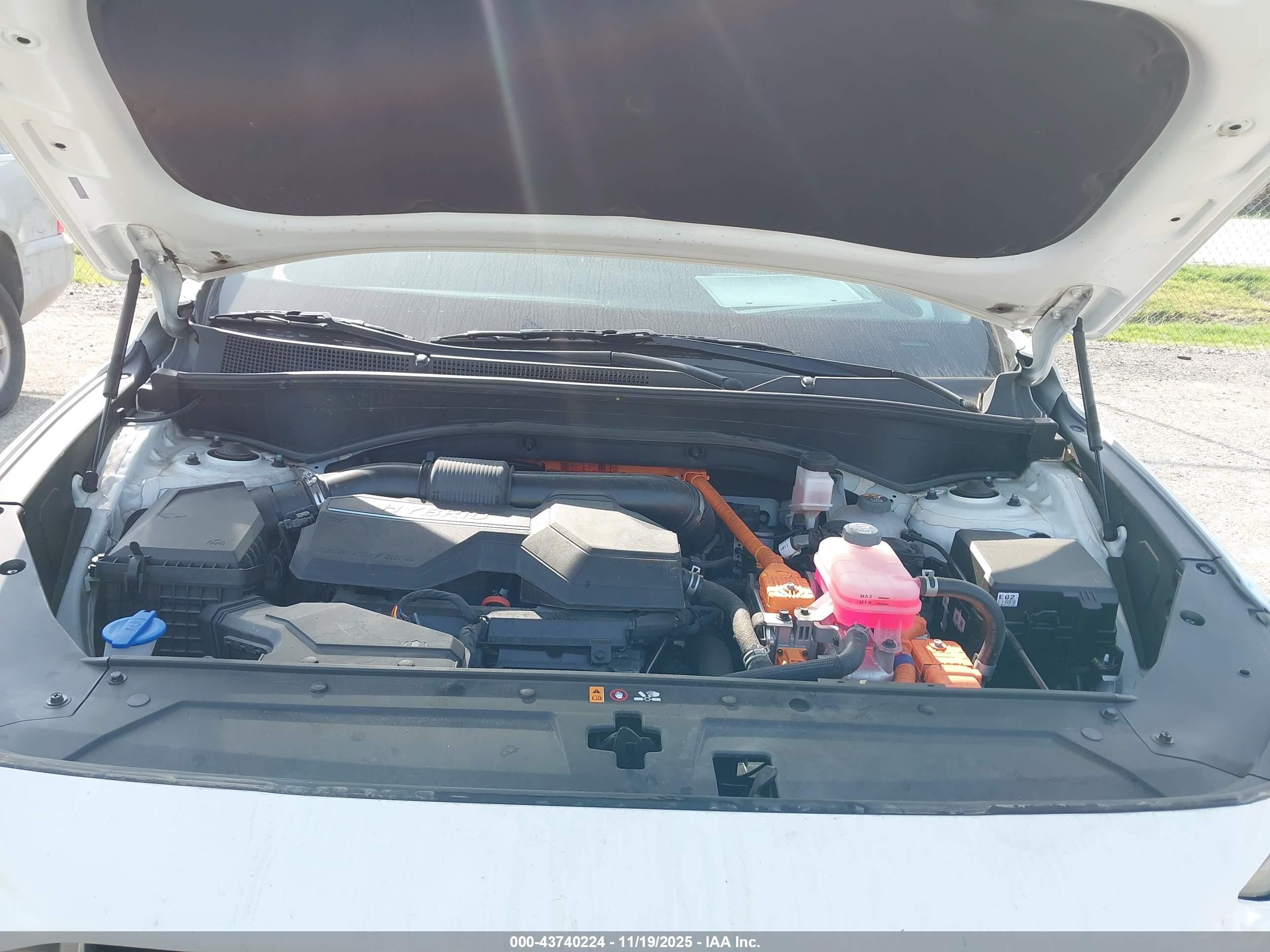 HYUNDAI SANTA image 10