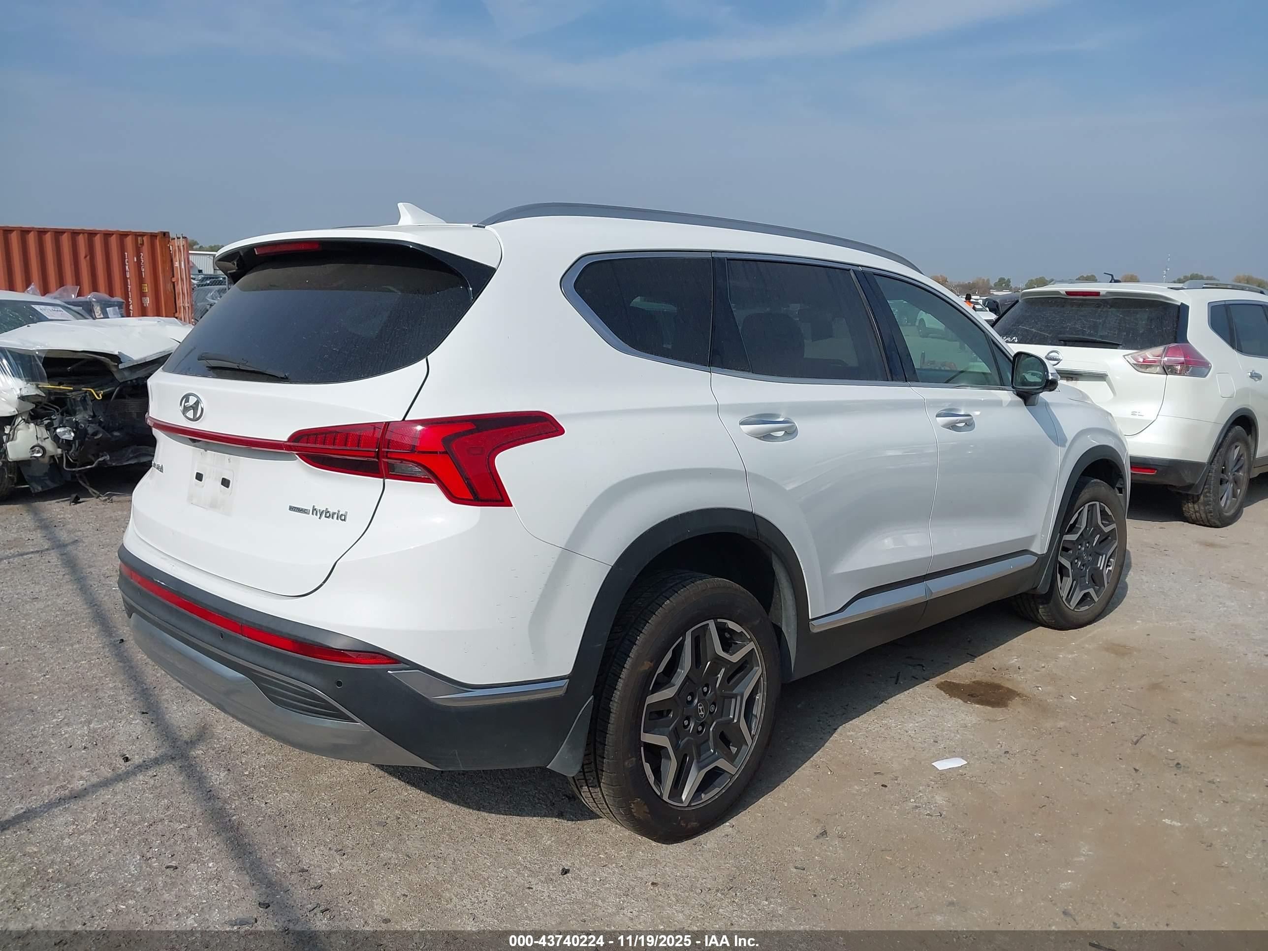 HYUNDAI SANTA image 4