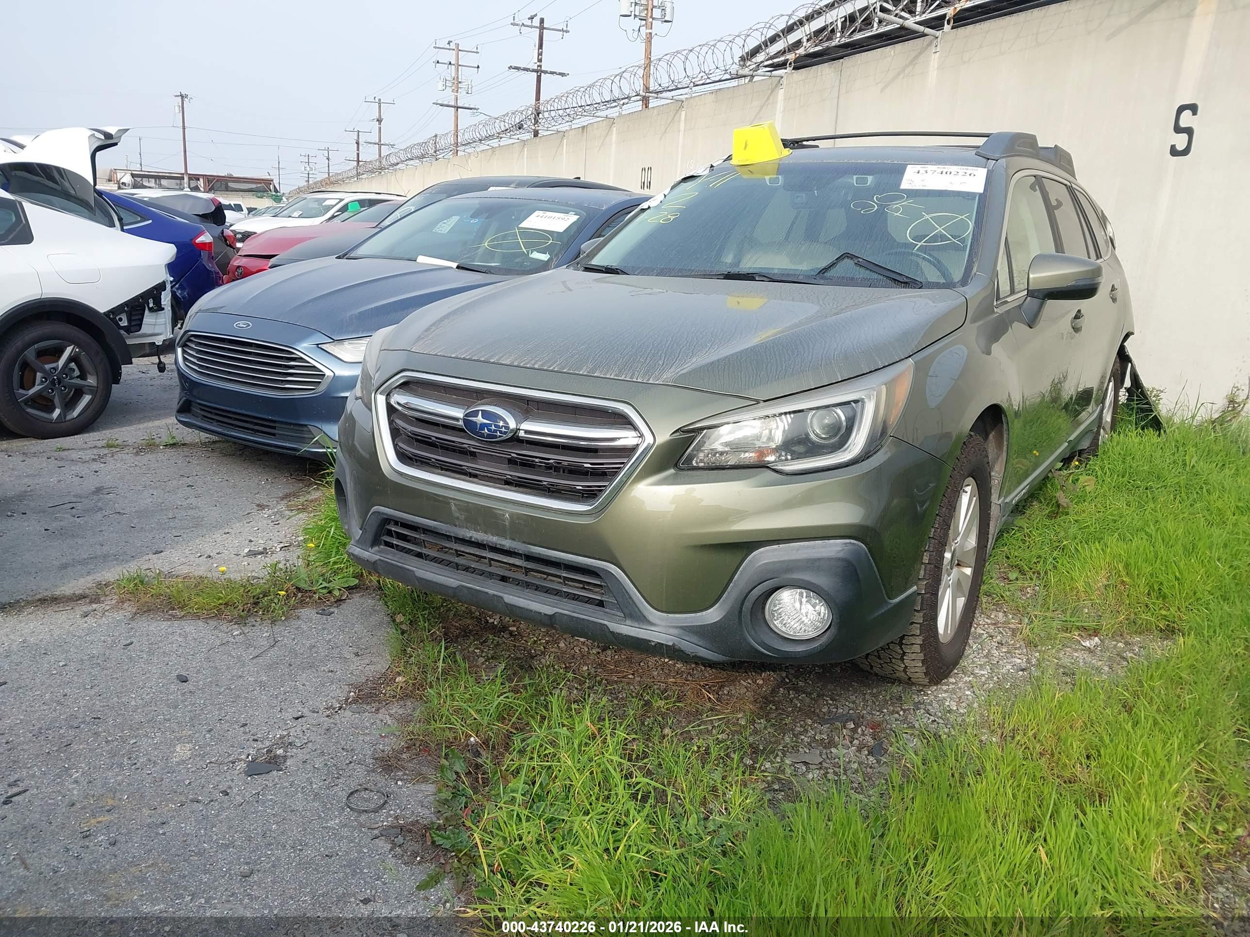 SUBARU OUTBACK image 2