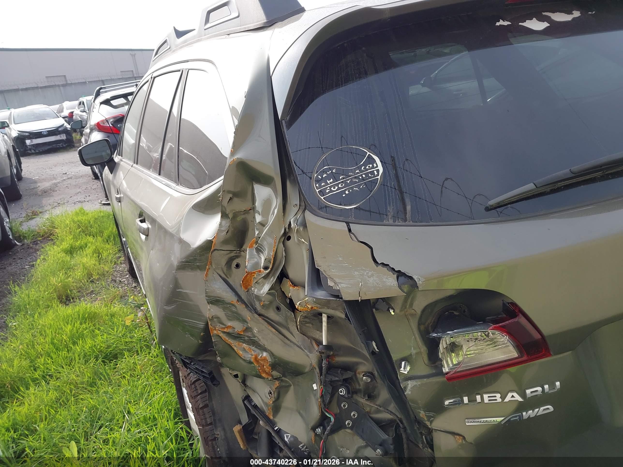 SUBARU OUTBACK image 3