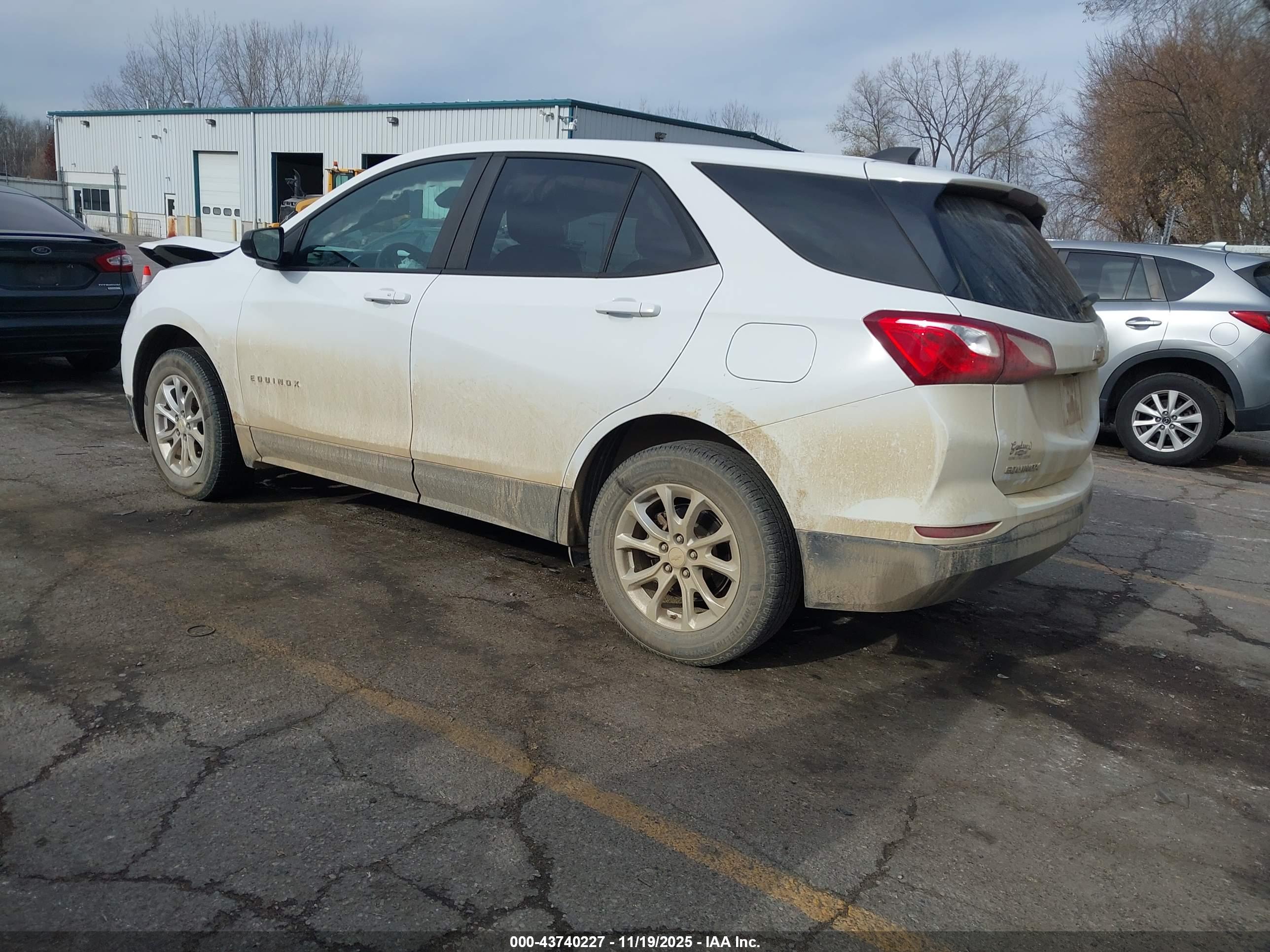 CHEVROLET EQUINOX image 3