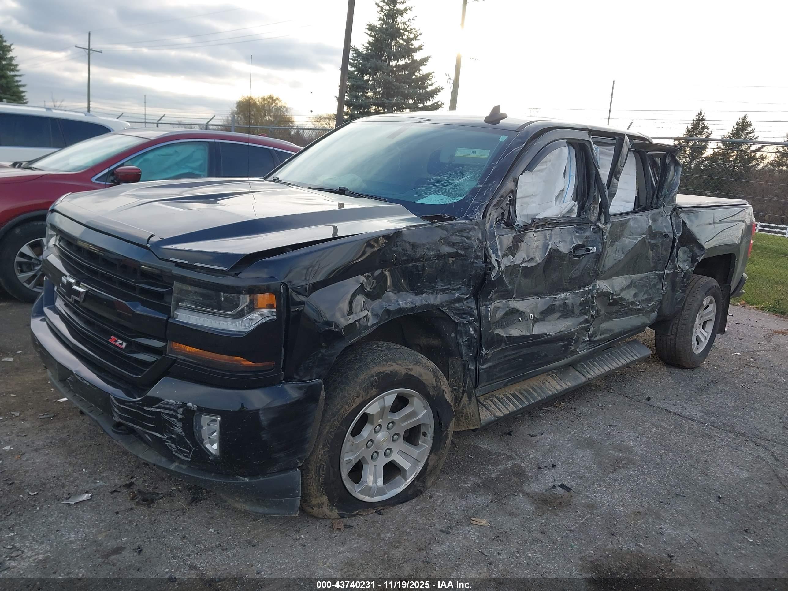 CHEVROLET SILVERADO image 2