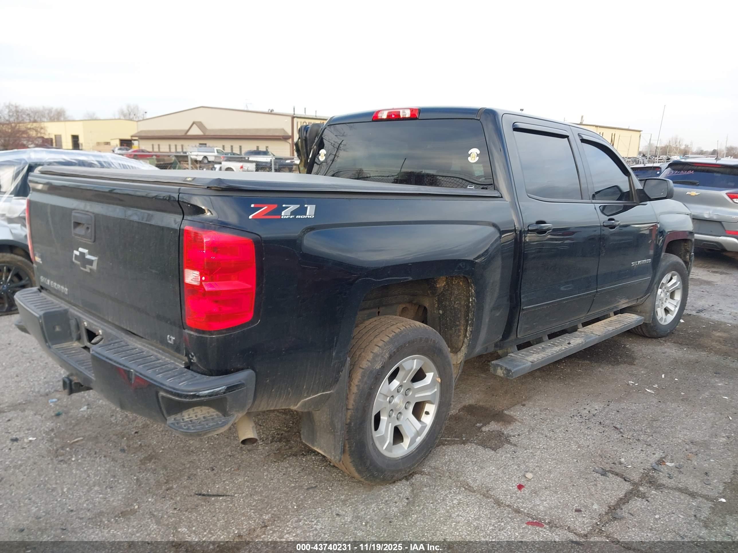 CHEVROLET SILVERADO image 4