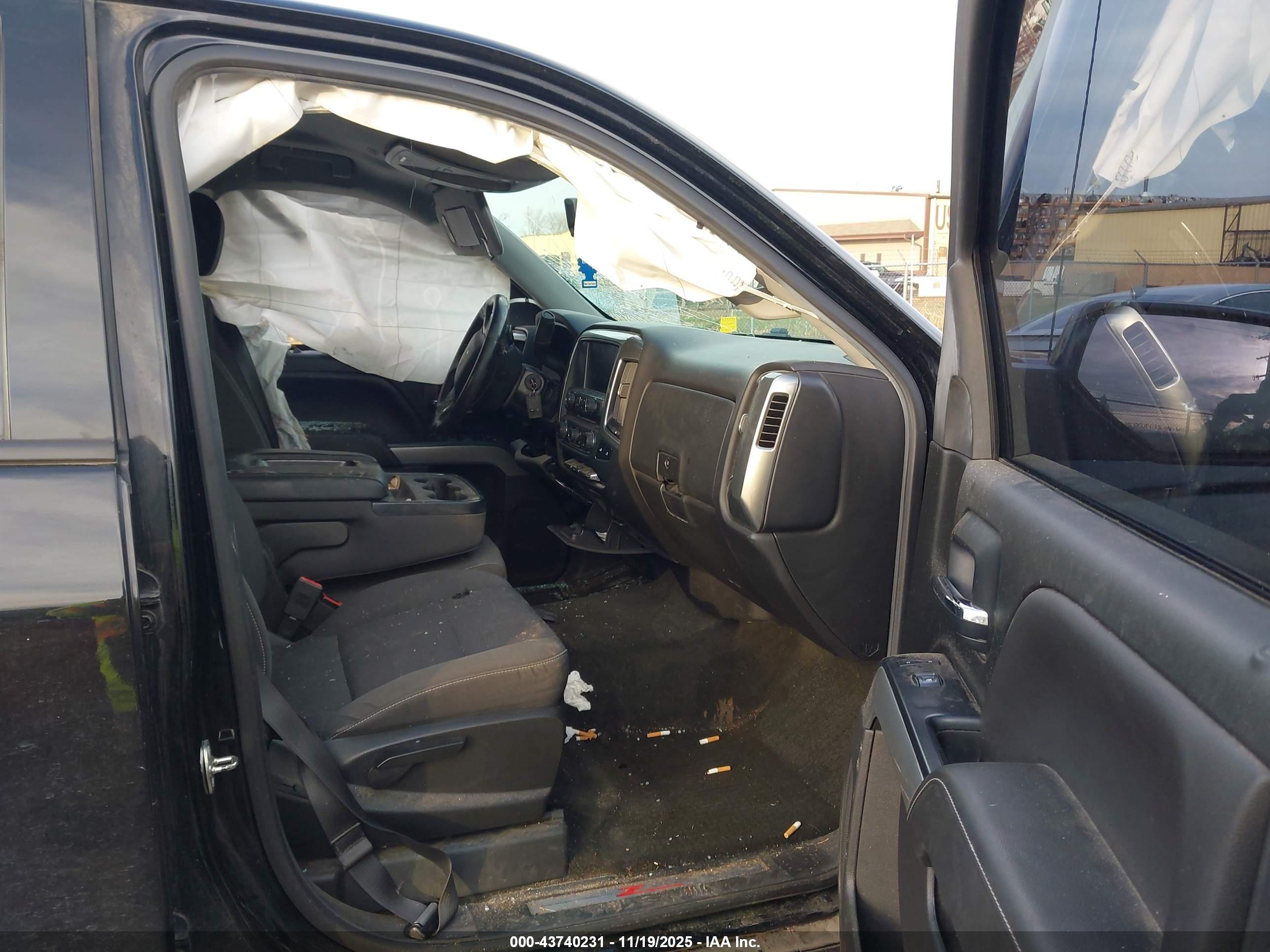 CHEVROLET SILVERADO image 5