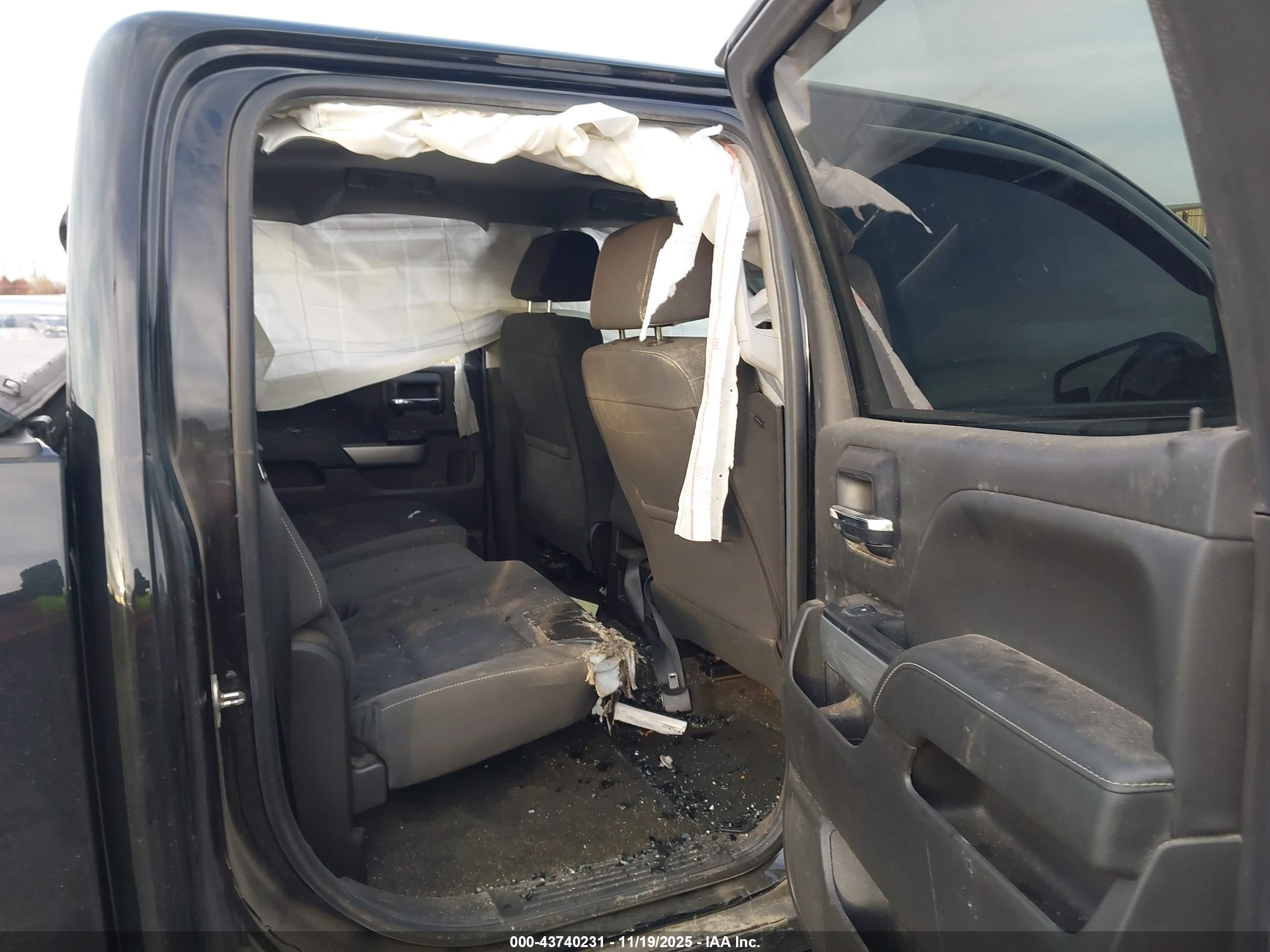 CHEVROLET SILVERADO image 8