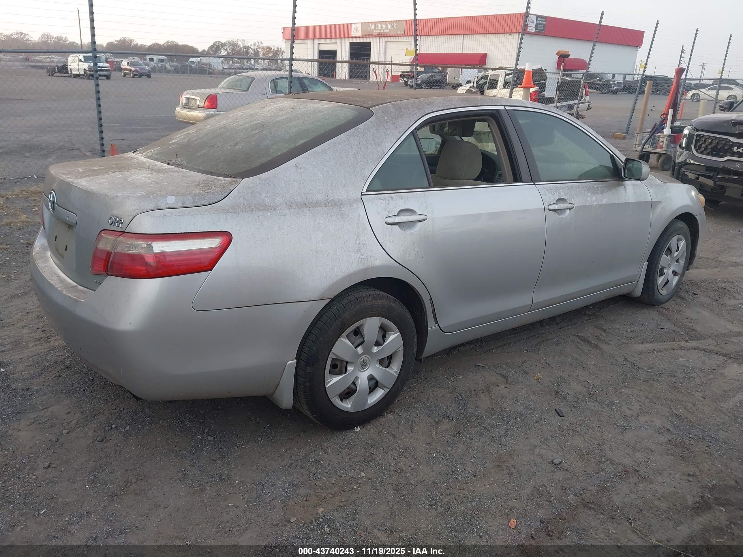 TOYOTA CAMRY image 4