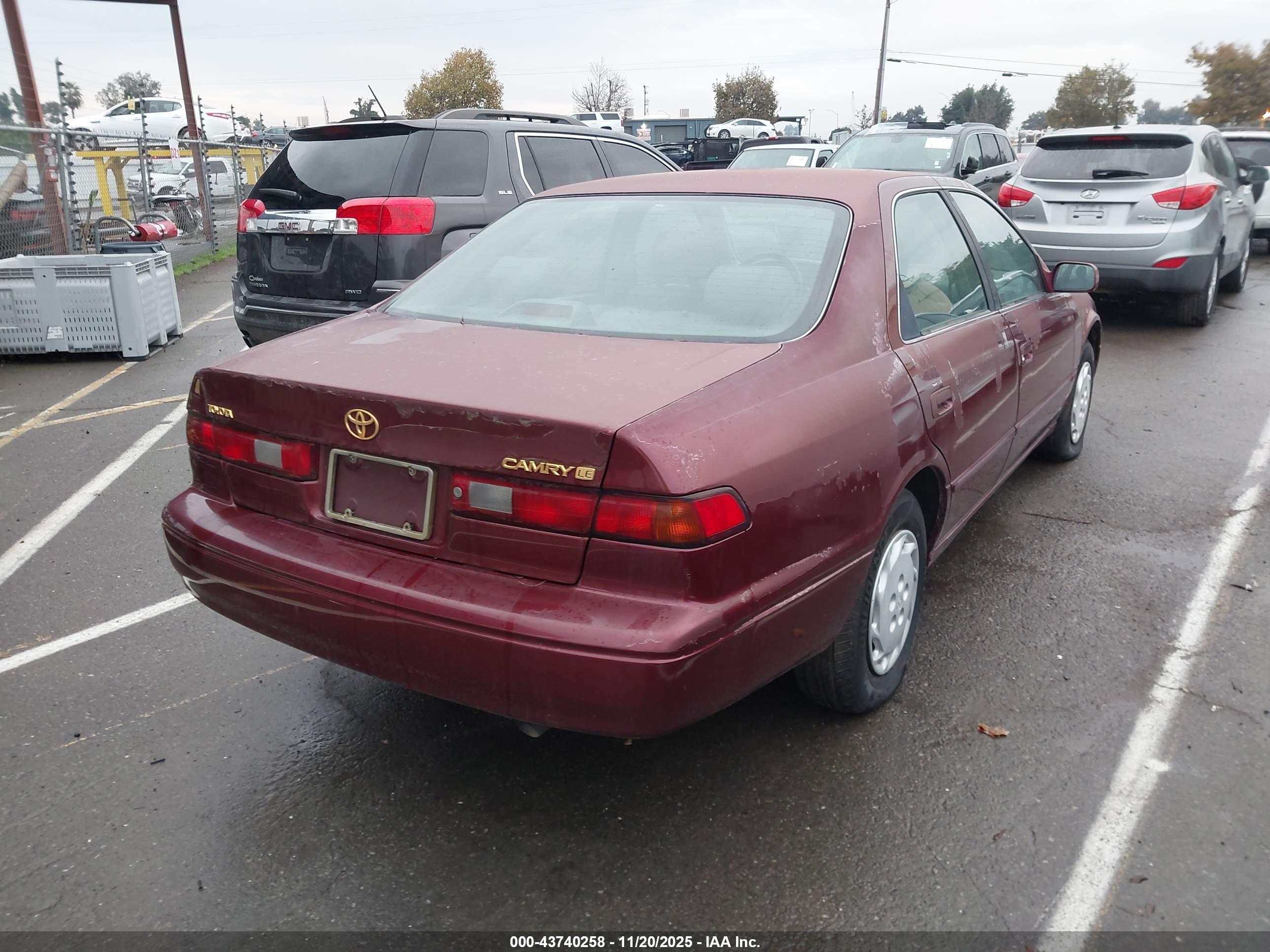 TOYOTA CAMRY image 4