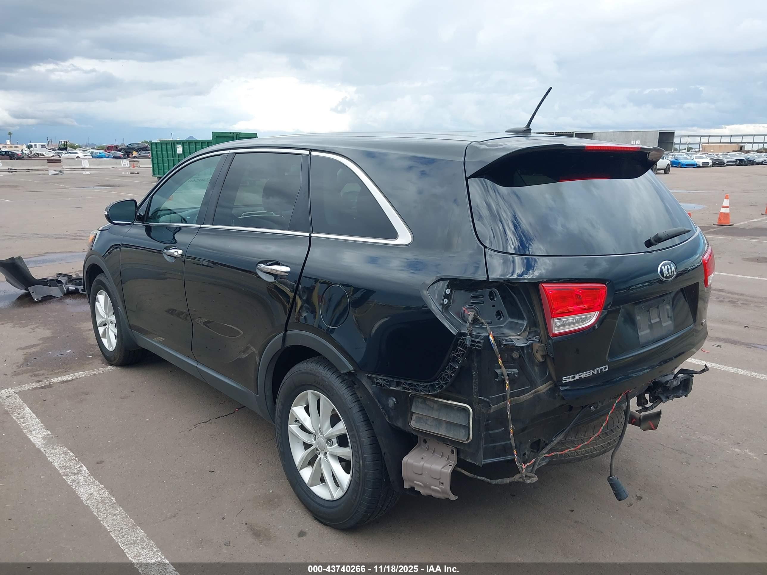 KIA SORENTO image 3