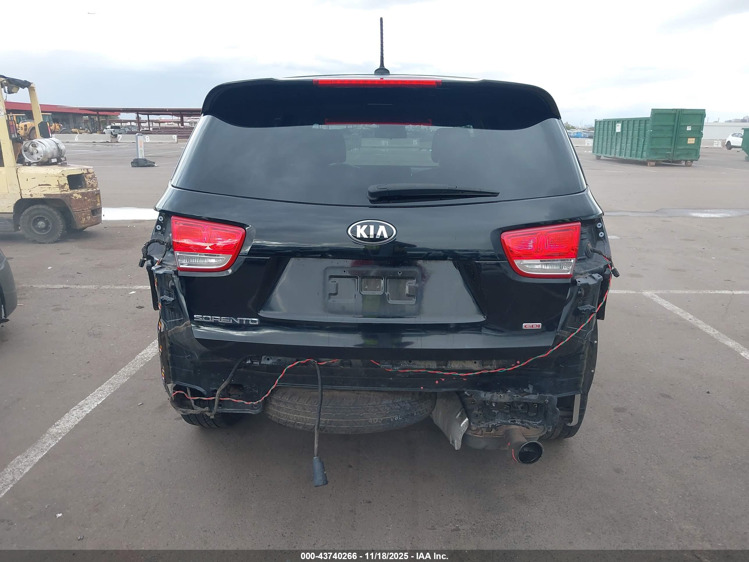 KIA SORENTO image 6