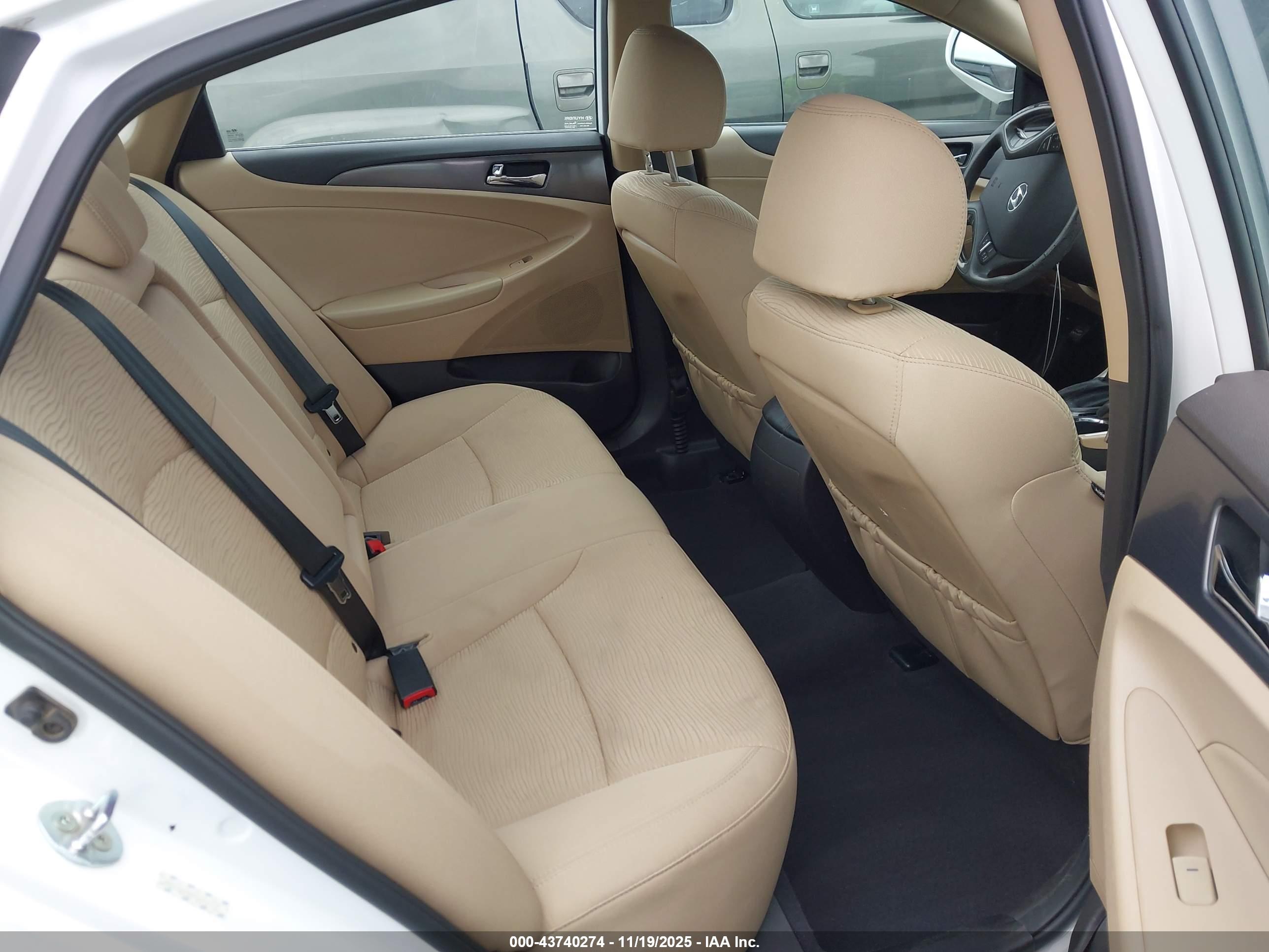 HYUNDAI SONATA image 8