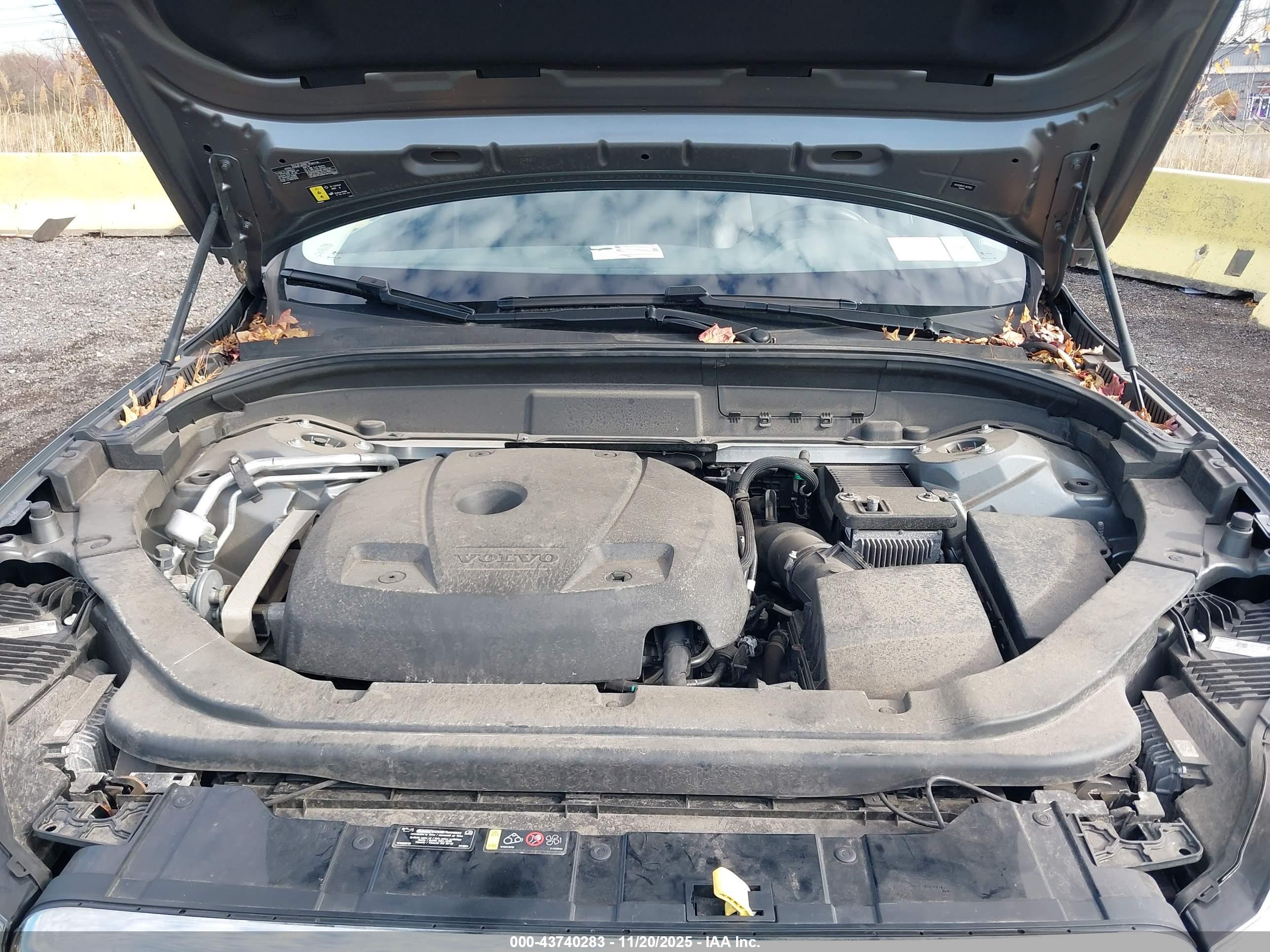 VOLVO XC60 image 10