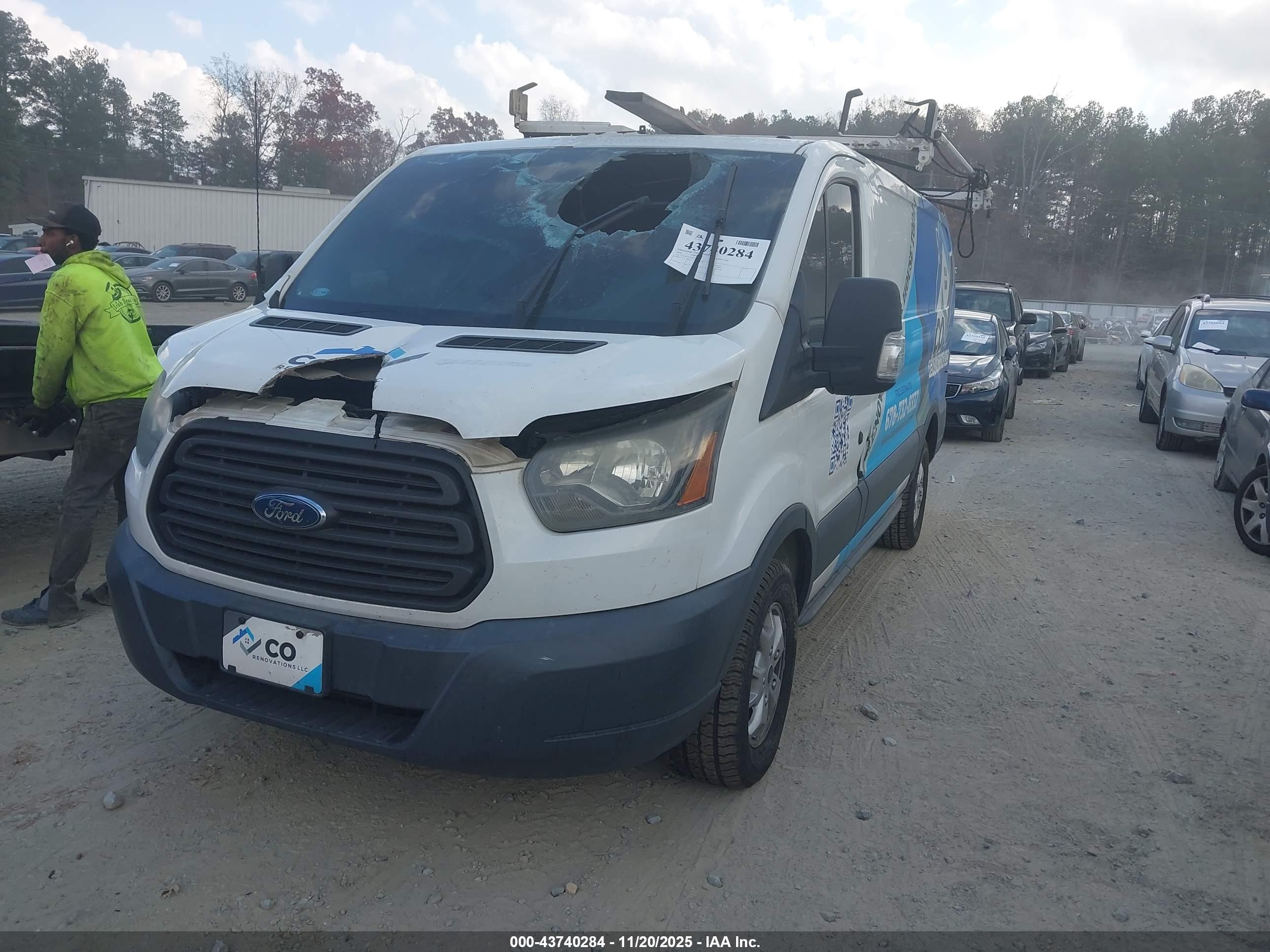 FORD TRANSIT-250 image 2