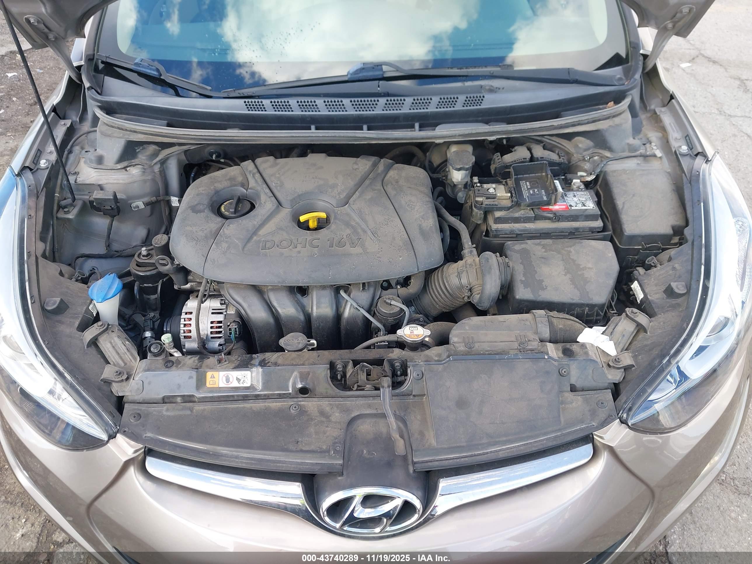 HYUNDAI ELANTRA image 10