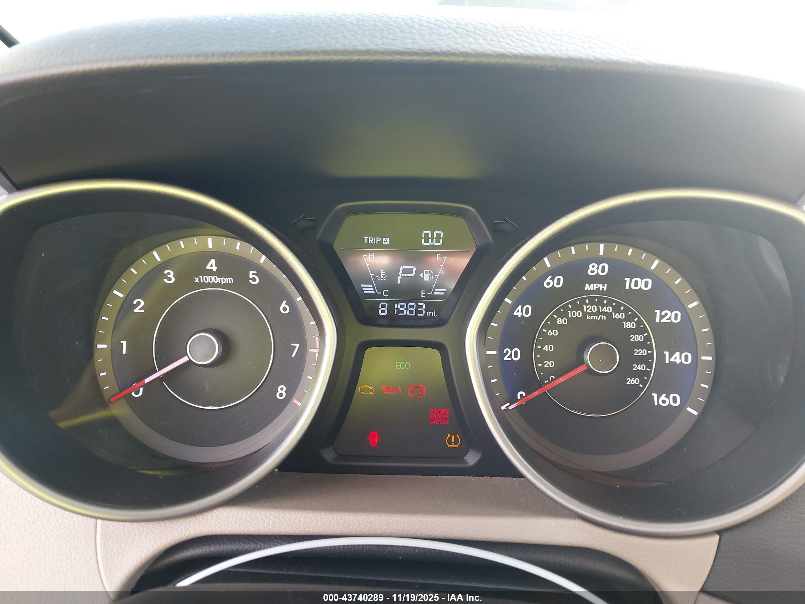 HYUNDAI ELANTRA image 7