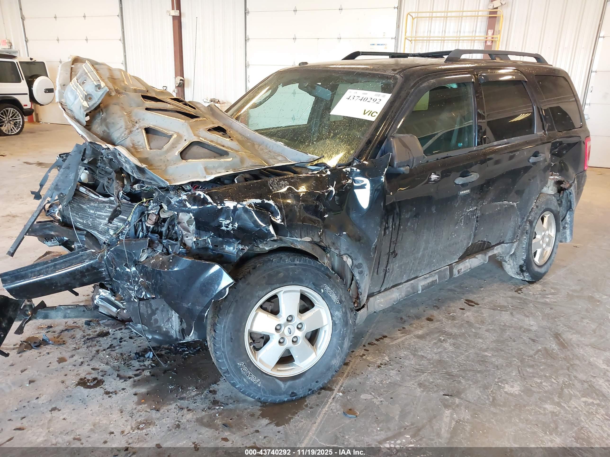 FORD ESCAPE image 2