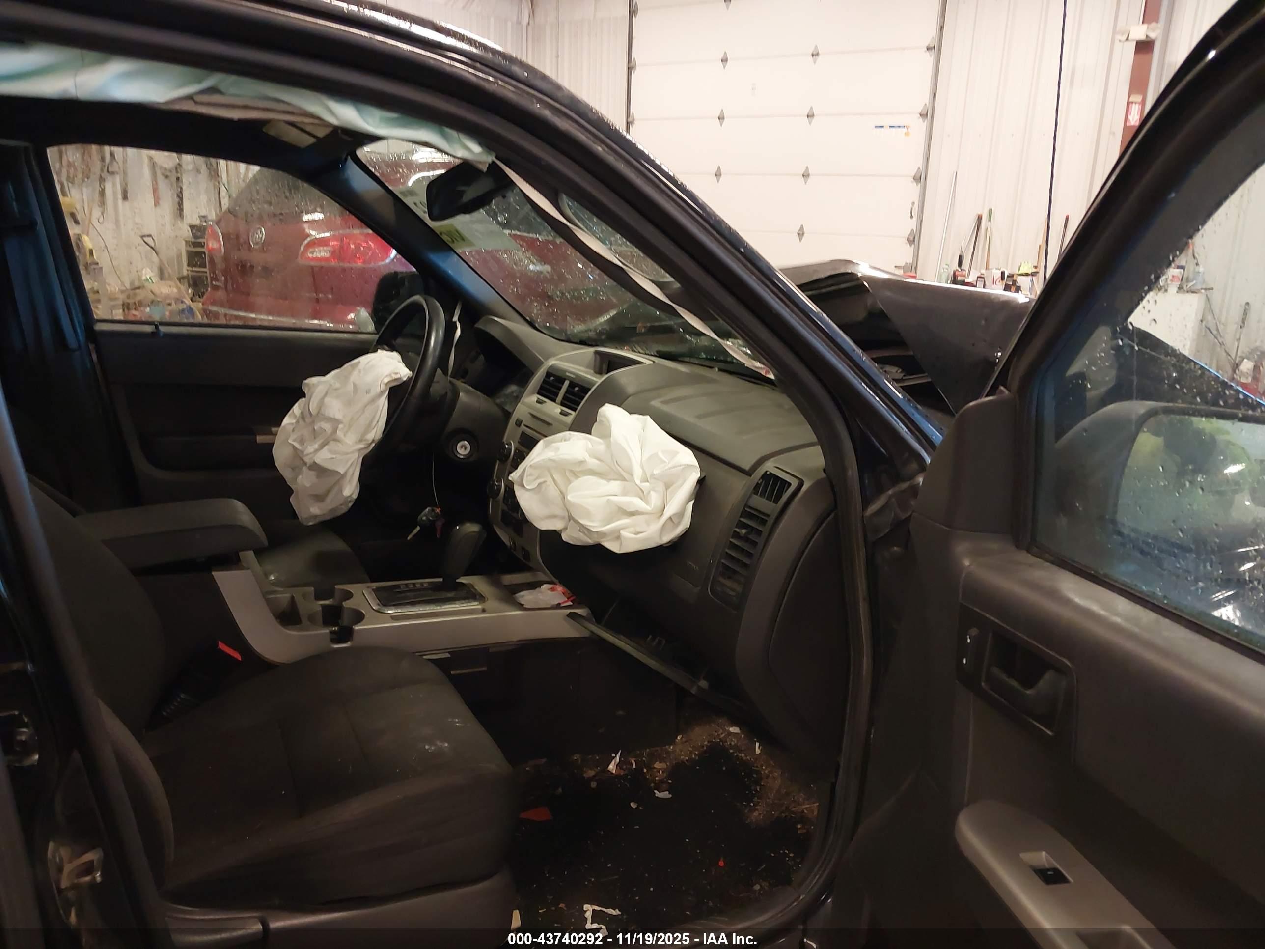 FORD ESCAPE image 5