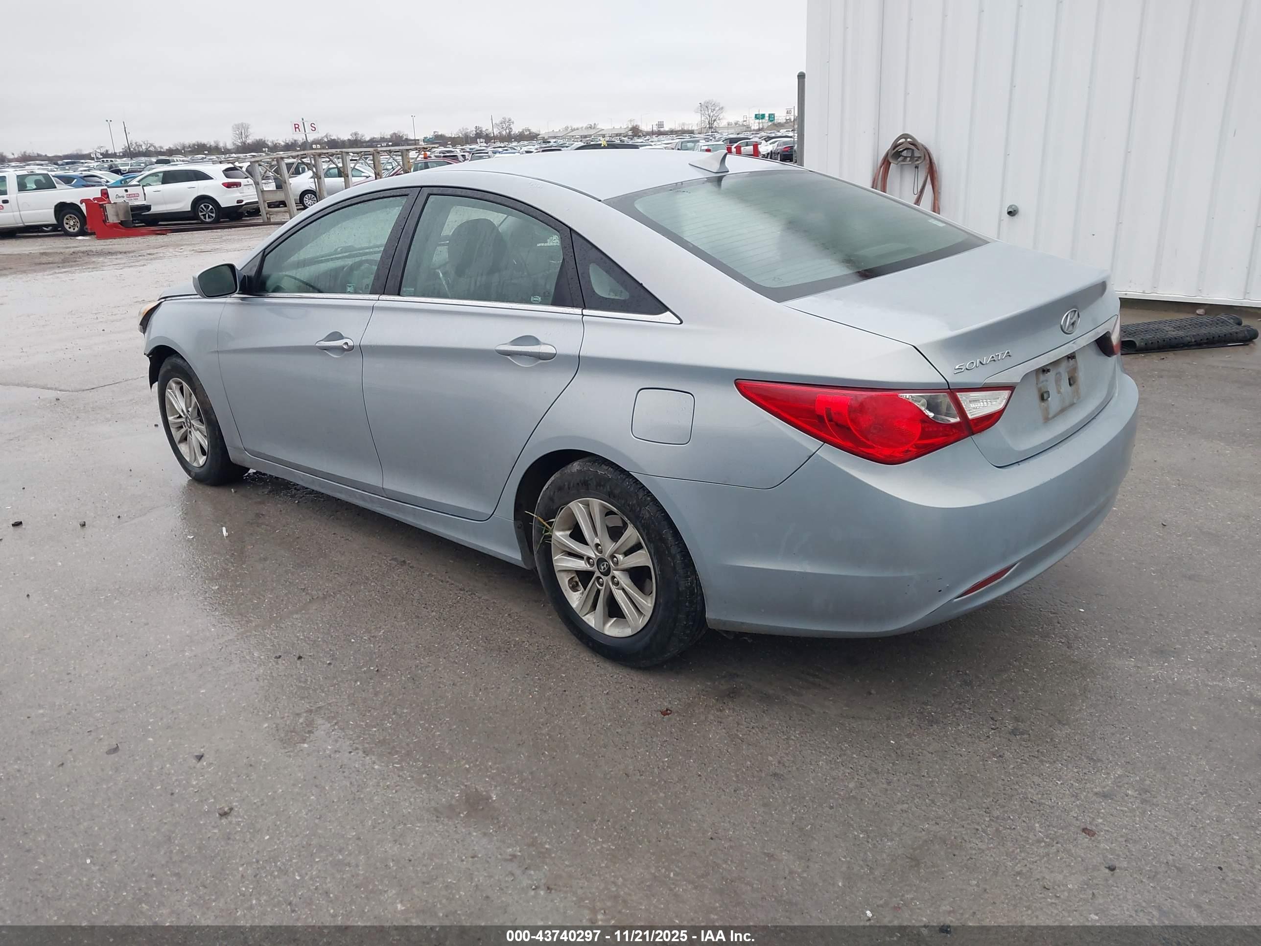 HYUNDAI SONATA image 3