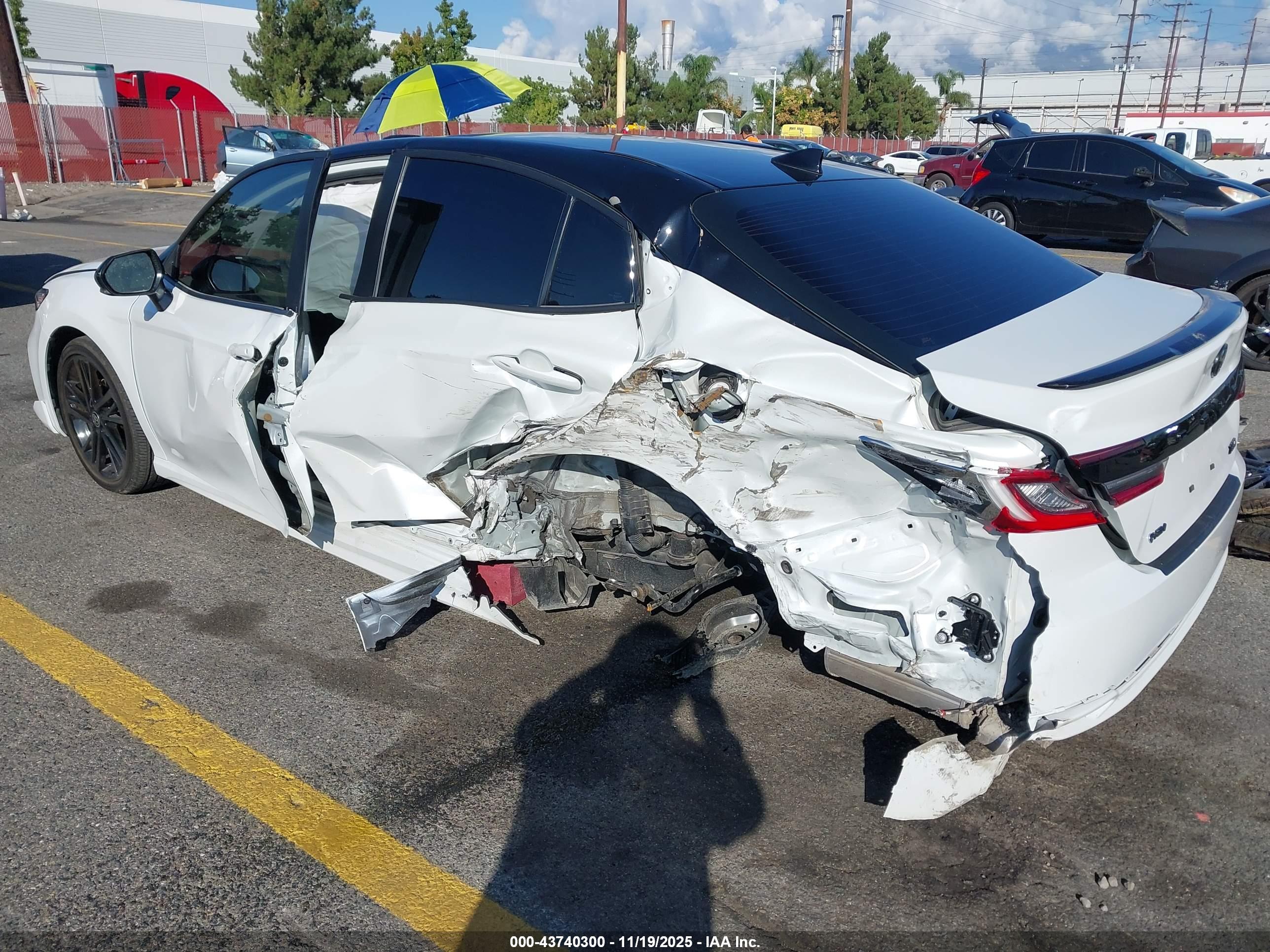 TOYOTA CAMRY image 6