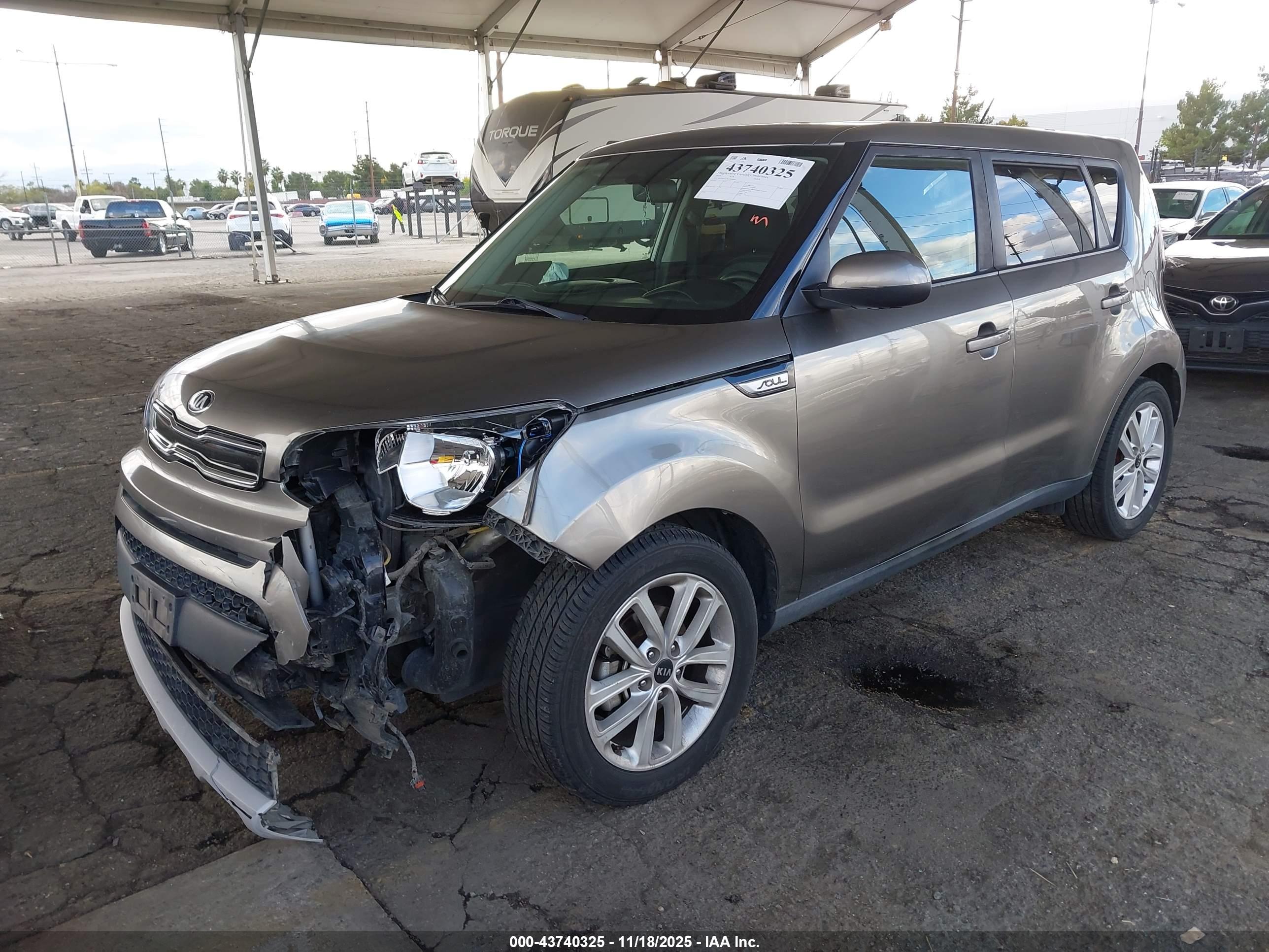 KIA SOUL image 2