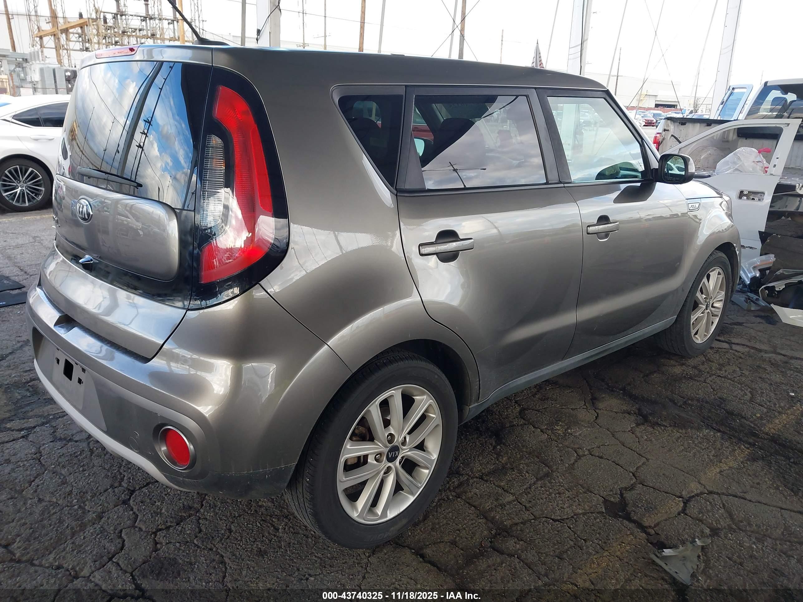 KIA SOUL image 4