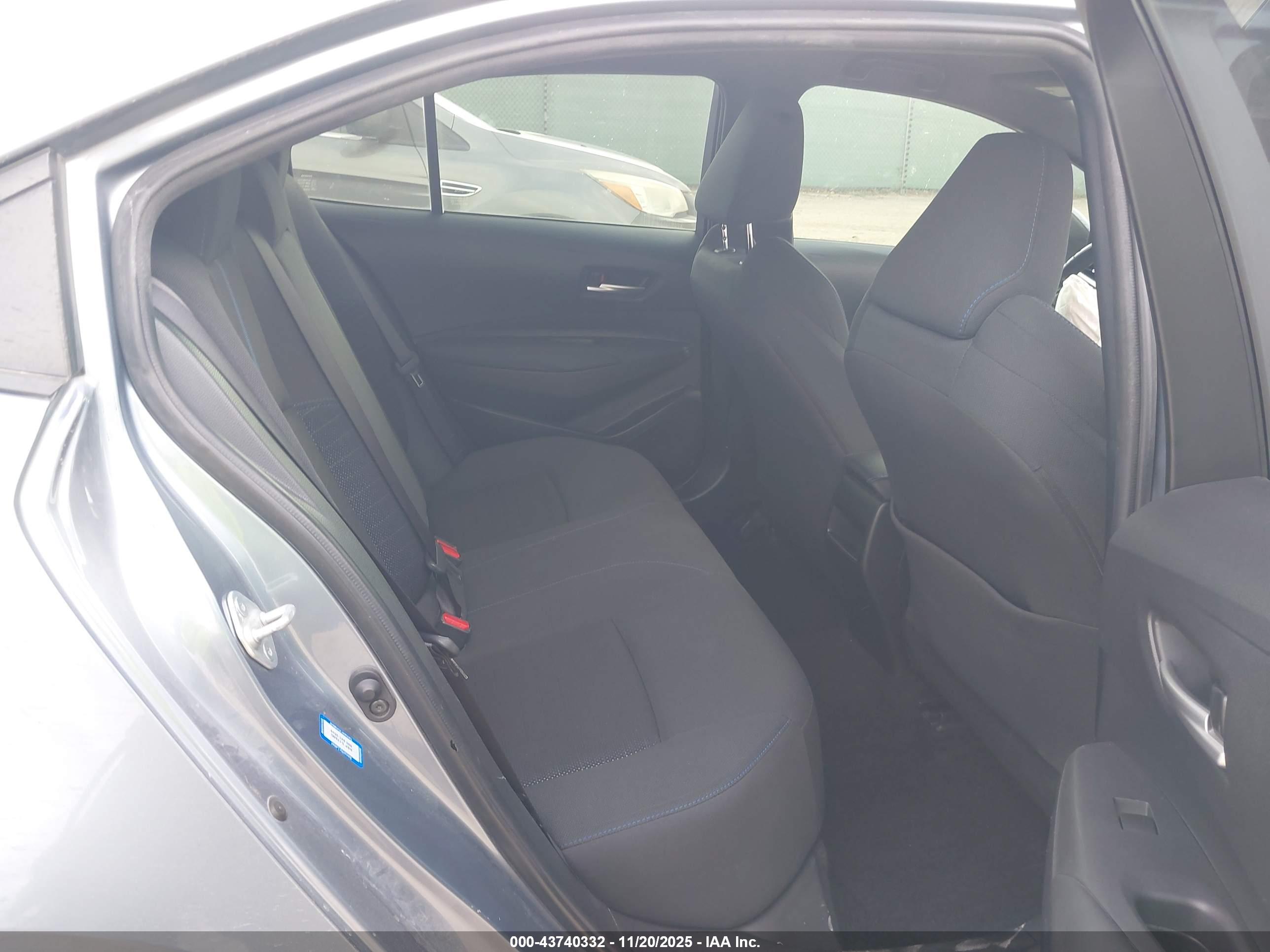 TOYOTA COROLLA image 8