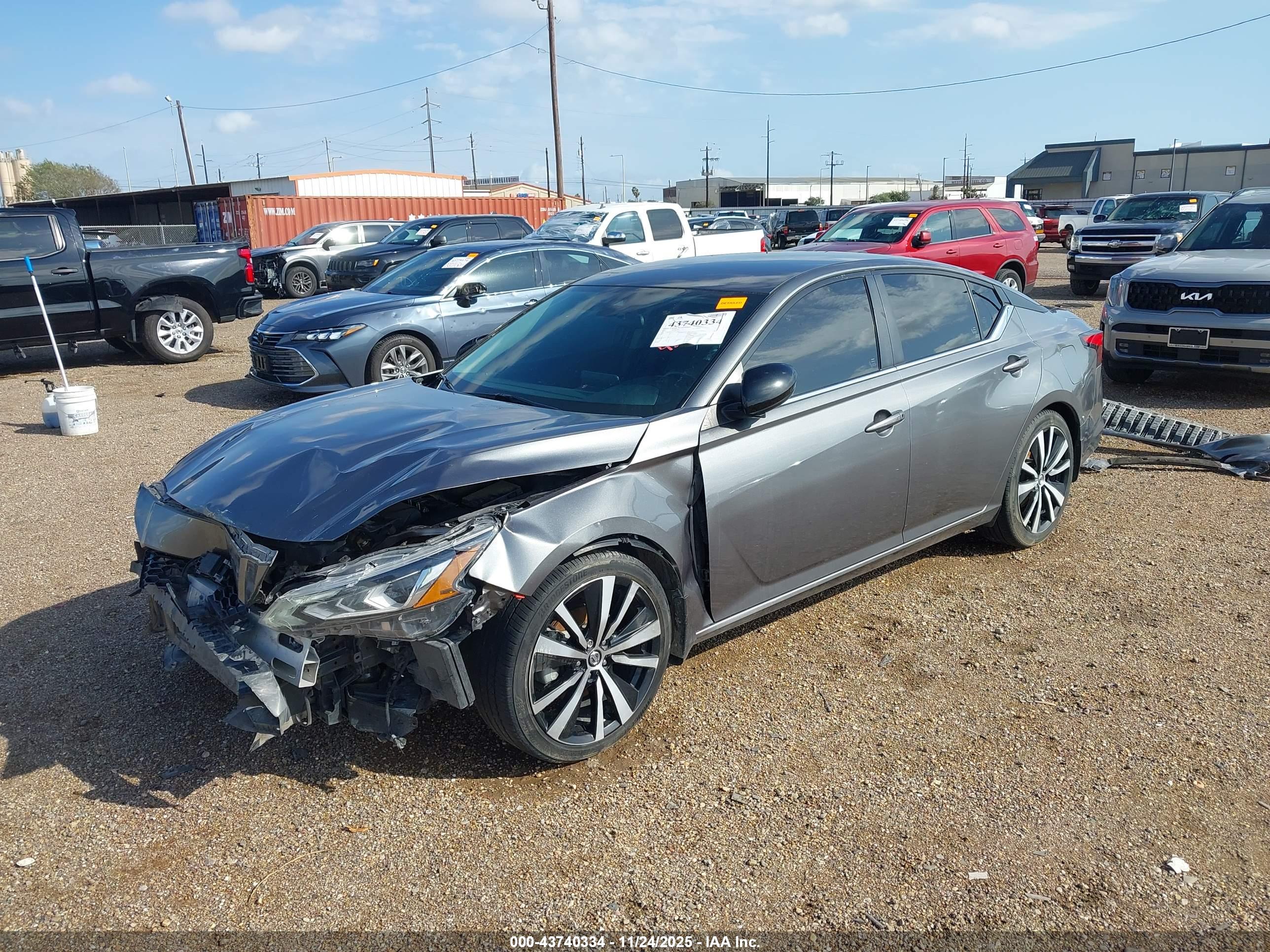 NISSAN ALTIMA image 2